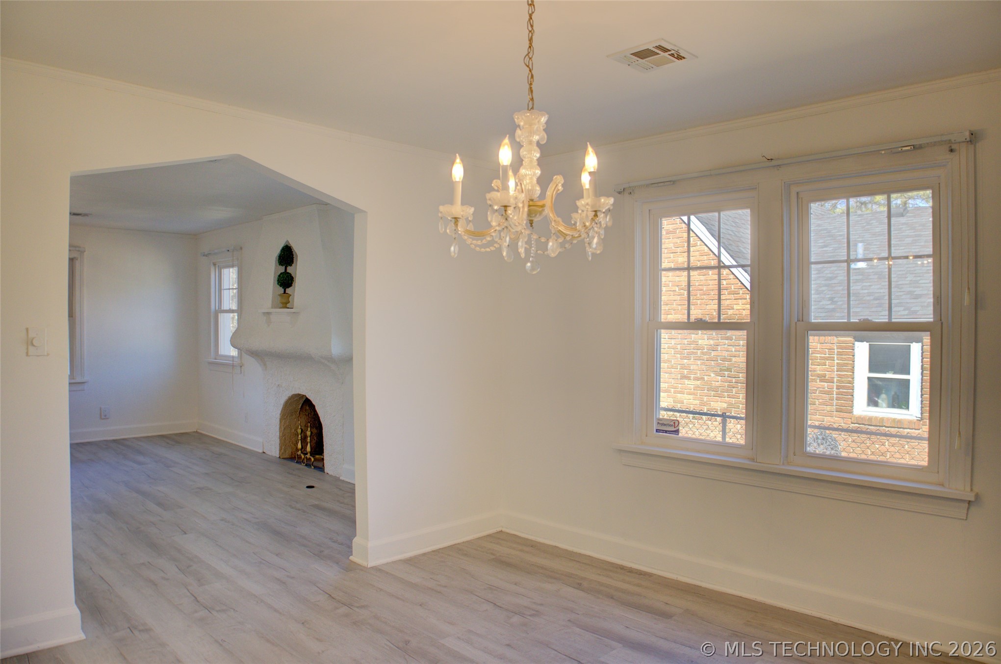 707 S Knoxville Avenue Property Photo 8