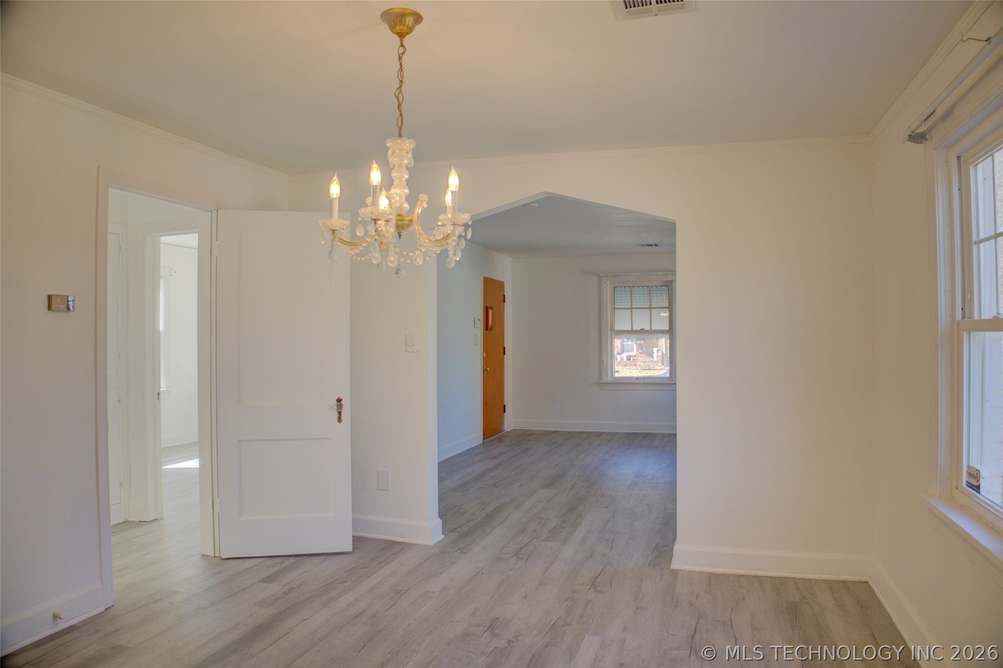707 S Knoxville Avenue Property Photo 9