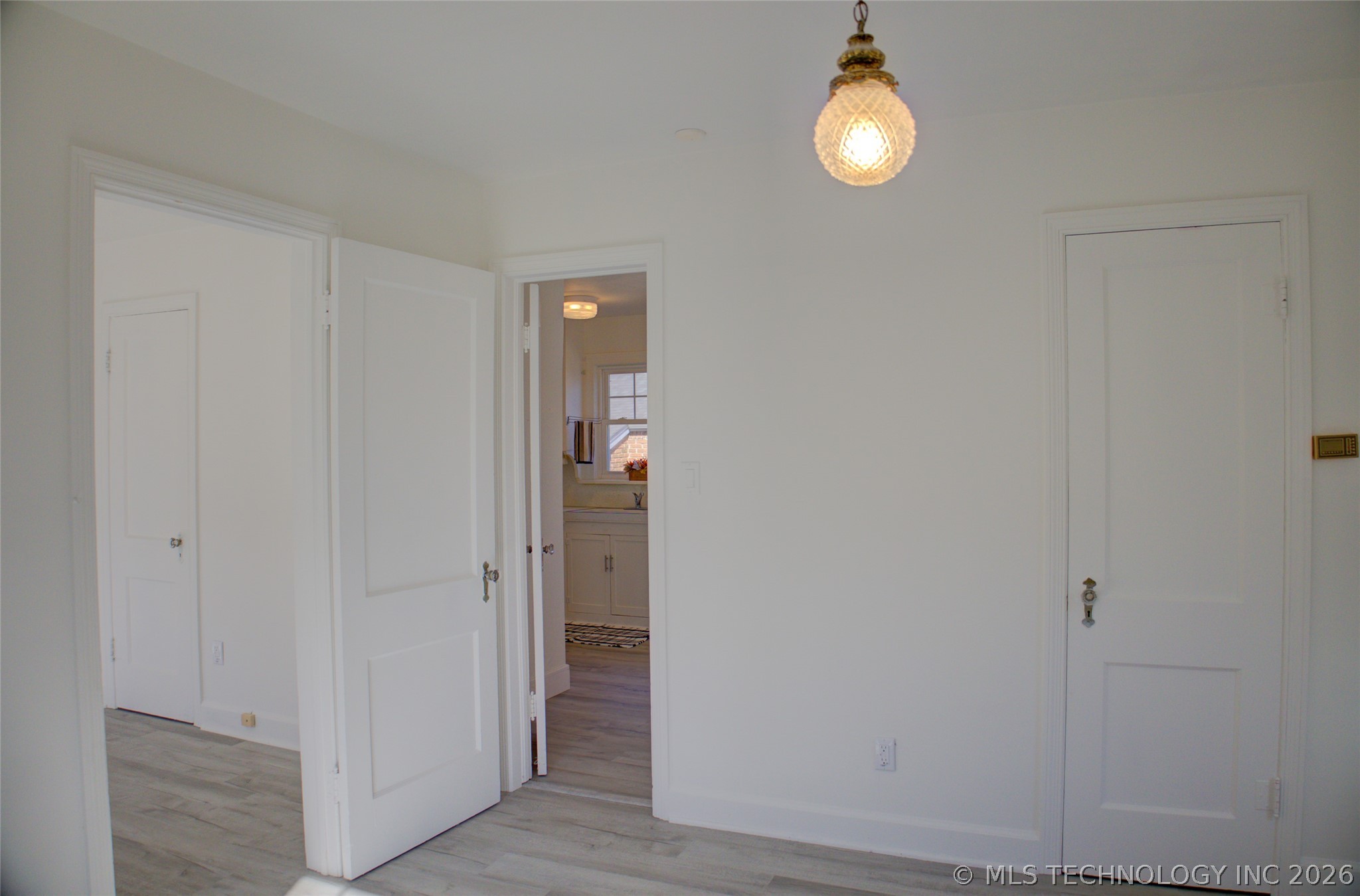 707 S Knoxville Avenue Property Photo 18