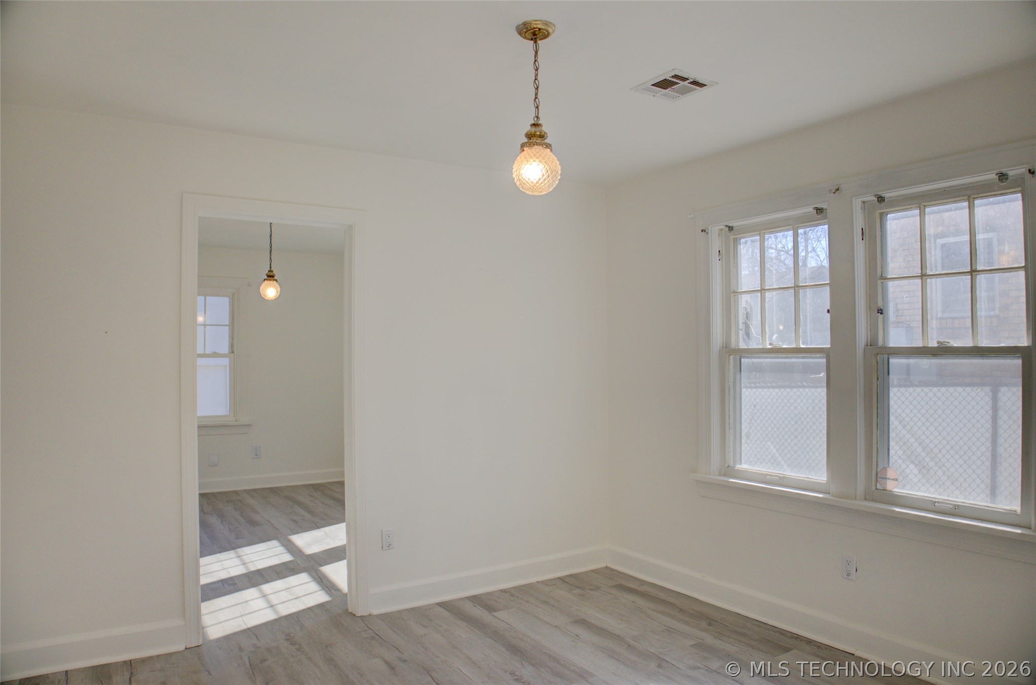 707 S Knoxville Avenue Property Photo 21