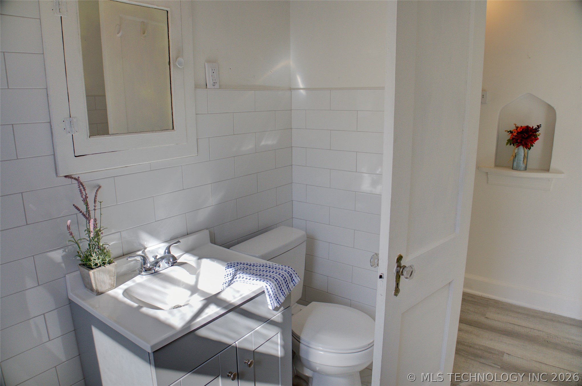 707 S Knoxville Avenue Property Photo 24