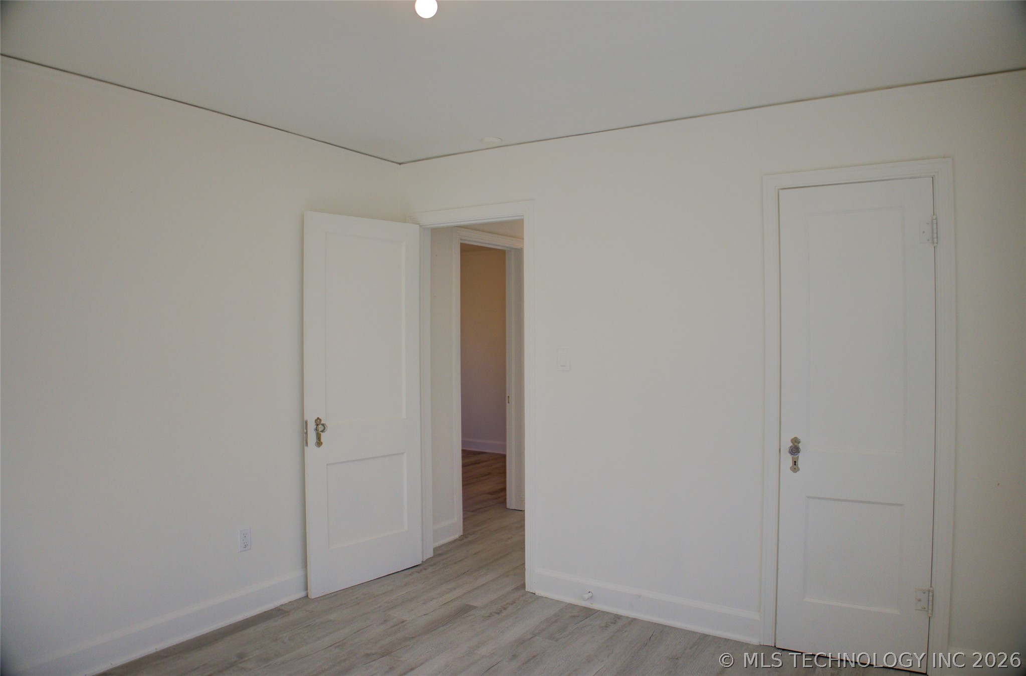 707 S Knoxville Avenue Property Photo 27