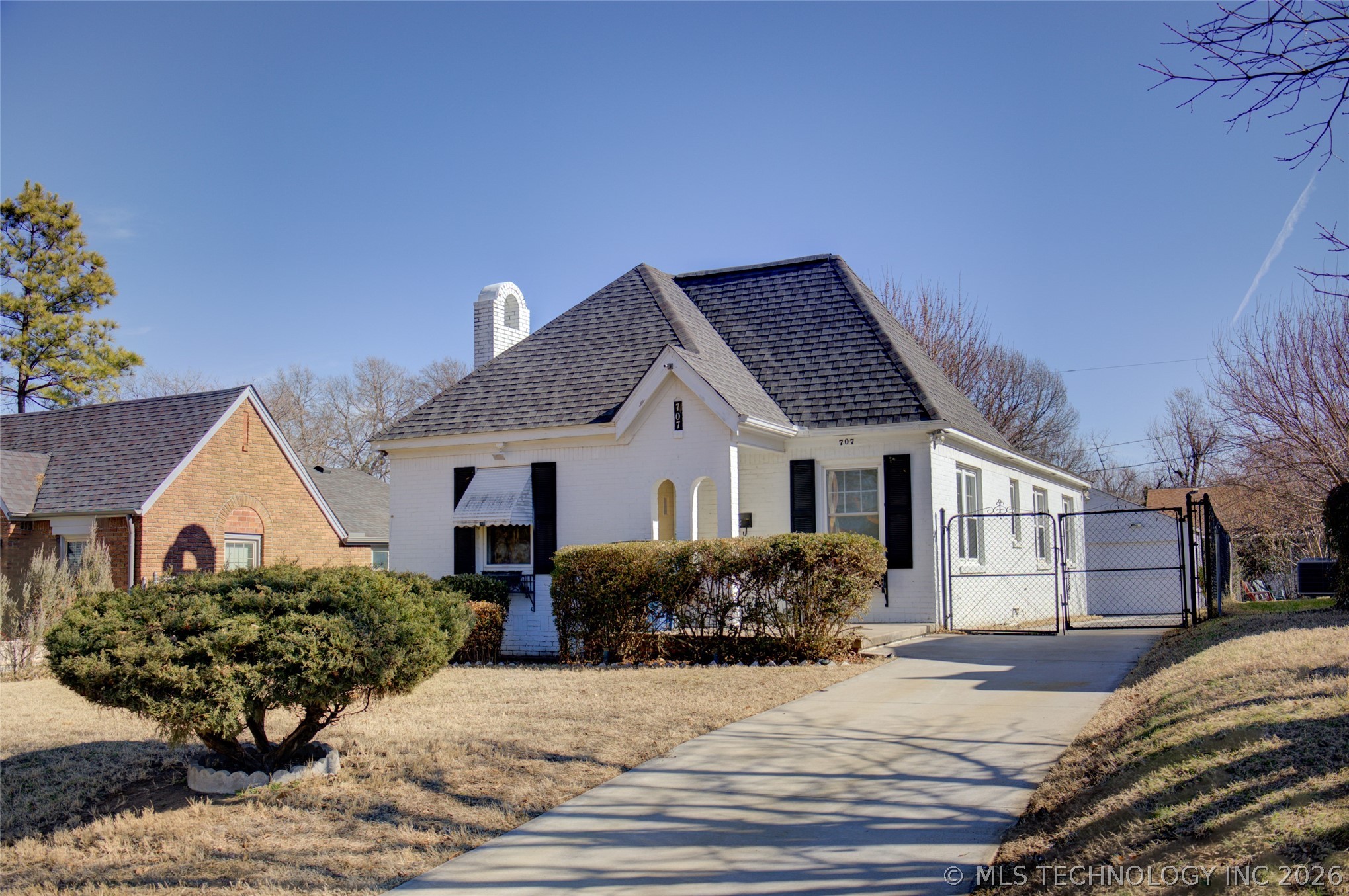707 S Knoxville Avenue Property Photo 35