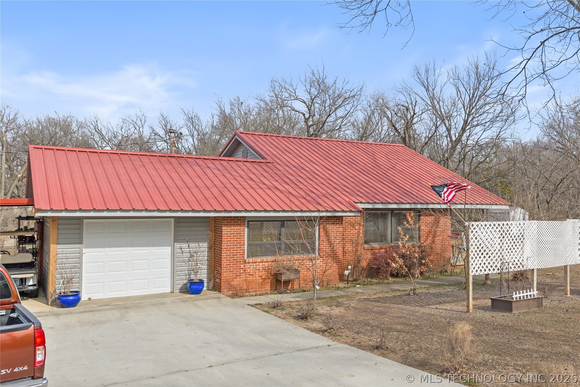 1008 E Jennings Property Photo 4