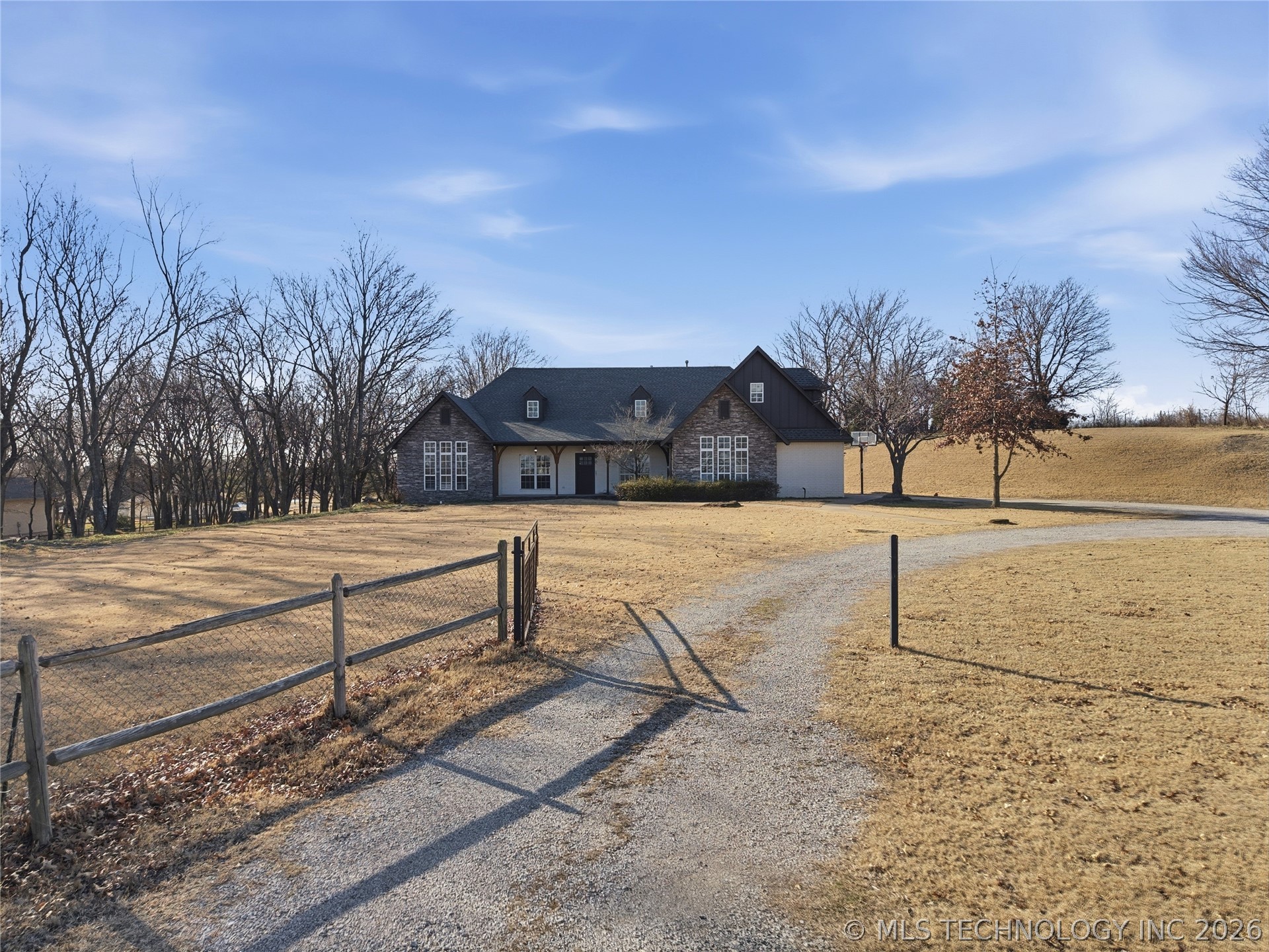 9800 E 510 Road Property Photo 4