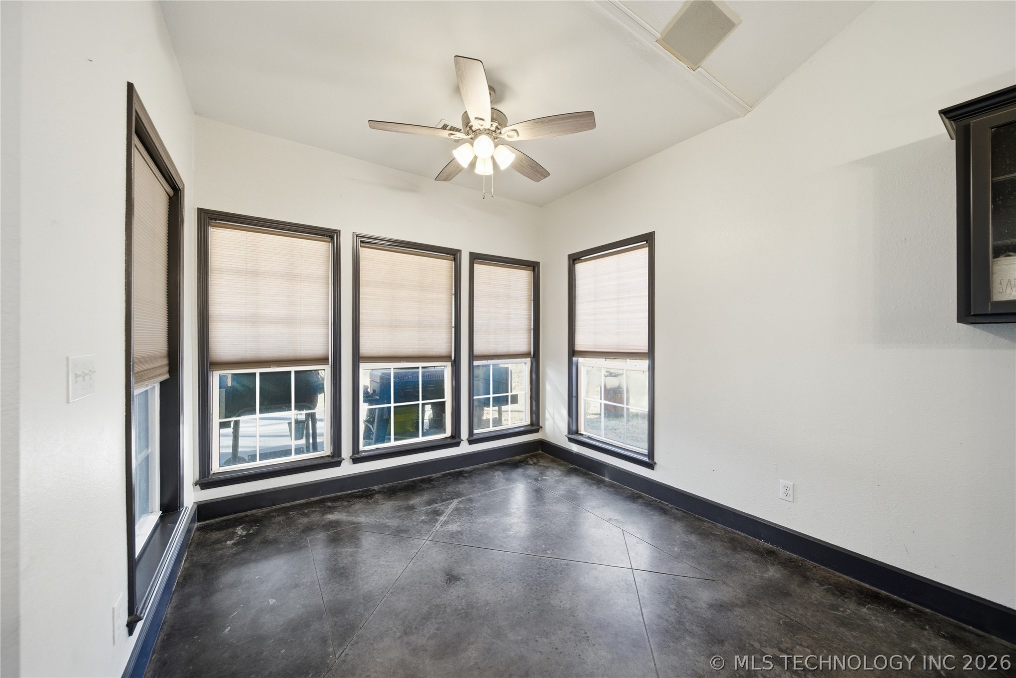 9800 E 510 Road Property Photo 15