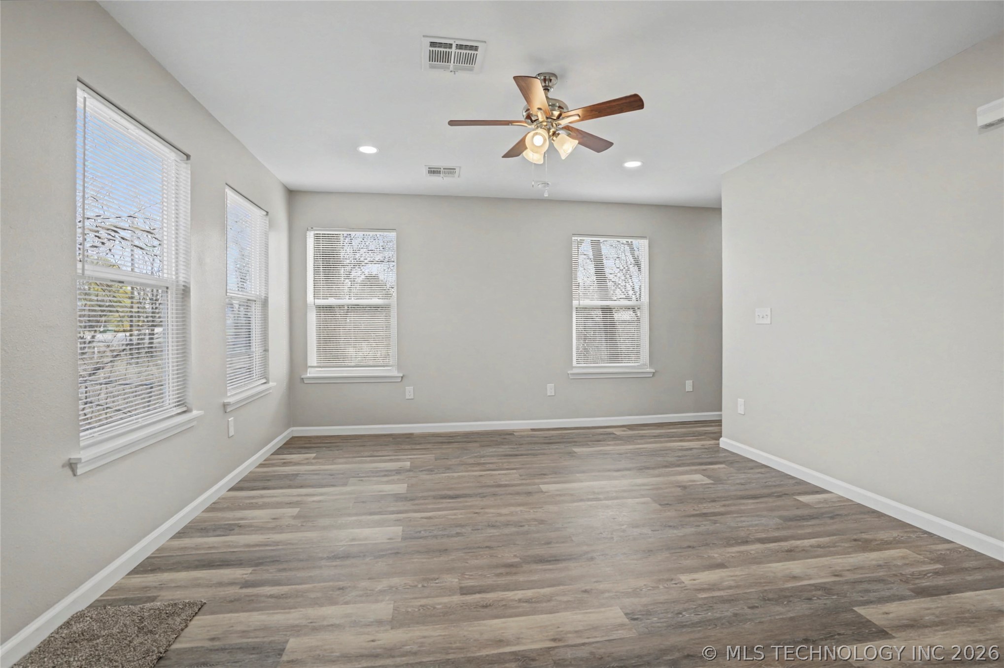 642 E Line Avenue Property Photo 2