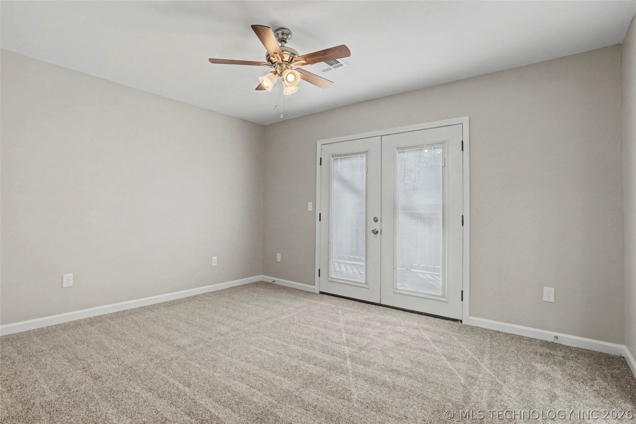 642 E Line Avenue Property Photo 10