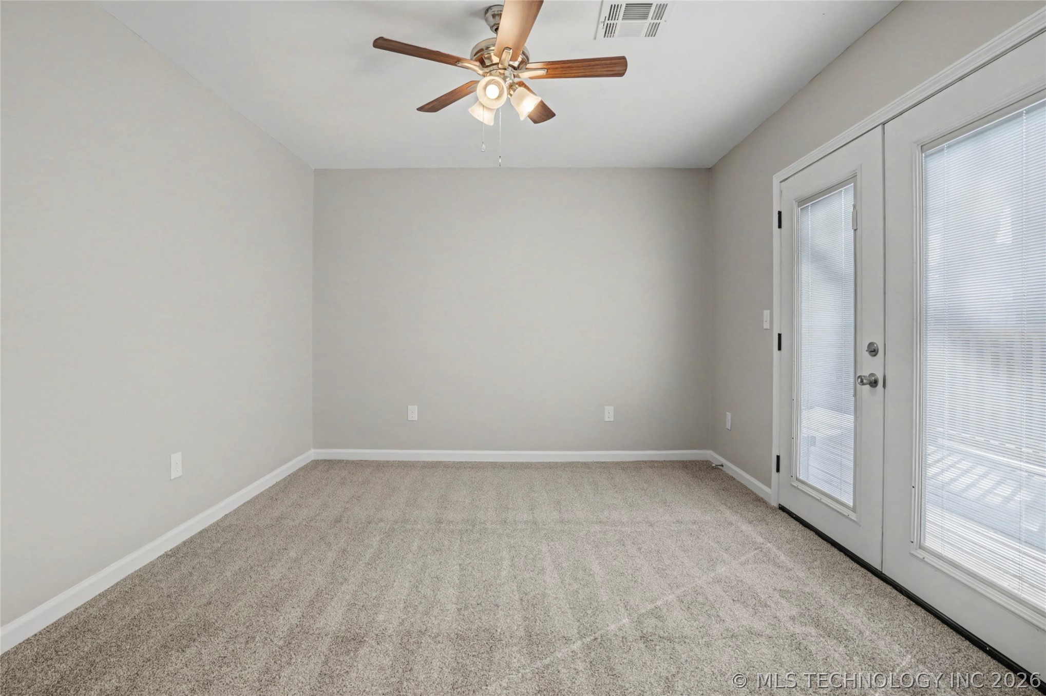 642 E Line Avenue Property Photo 11