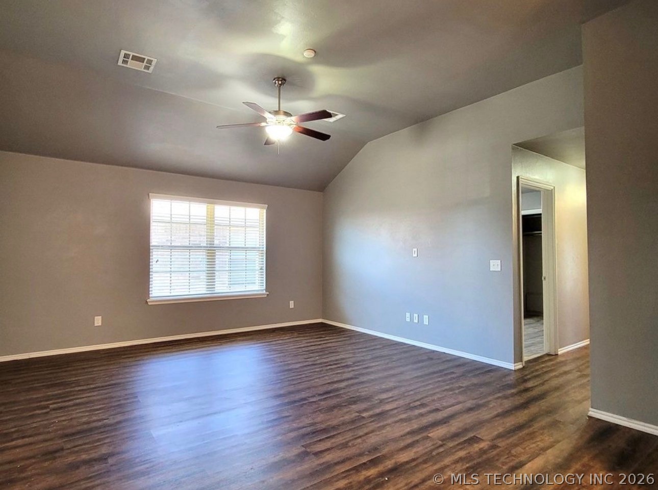 2405 Nw 197th Street Property Photo 6