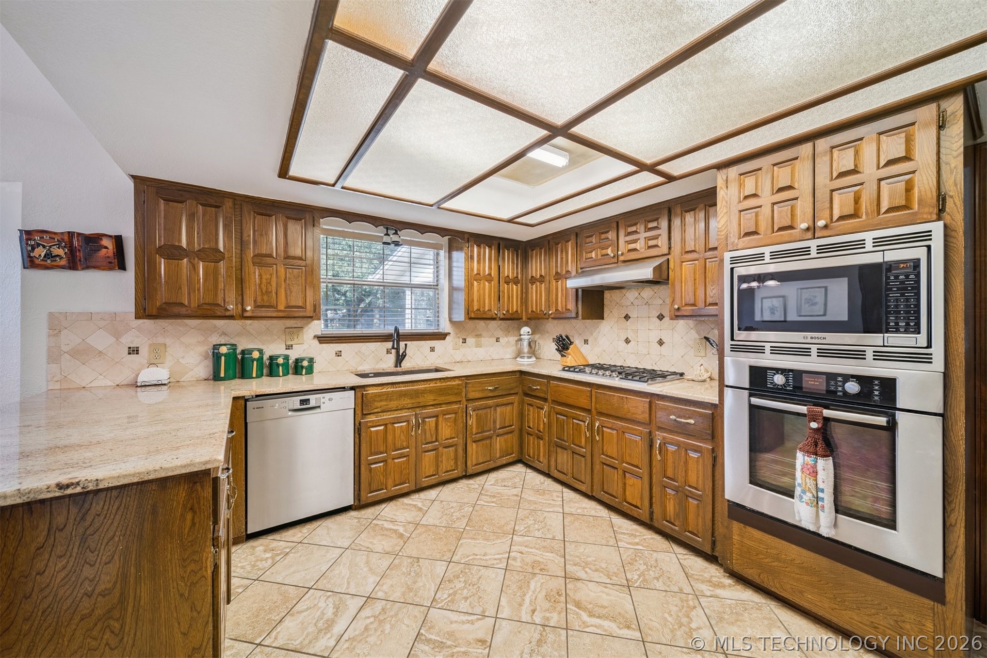 731 Kingfisher Road Property Photo 12