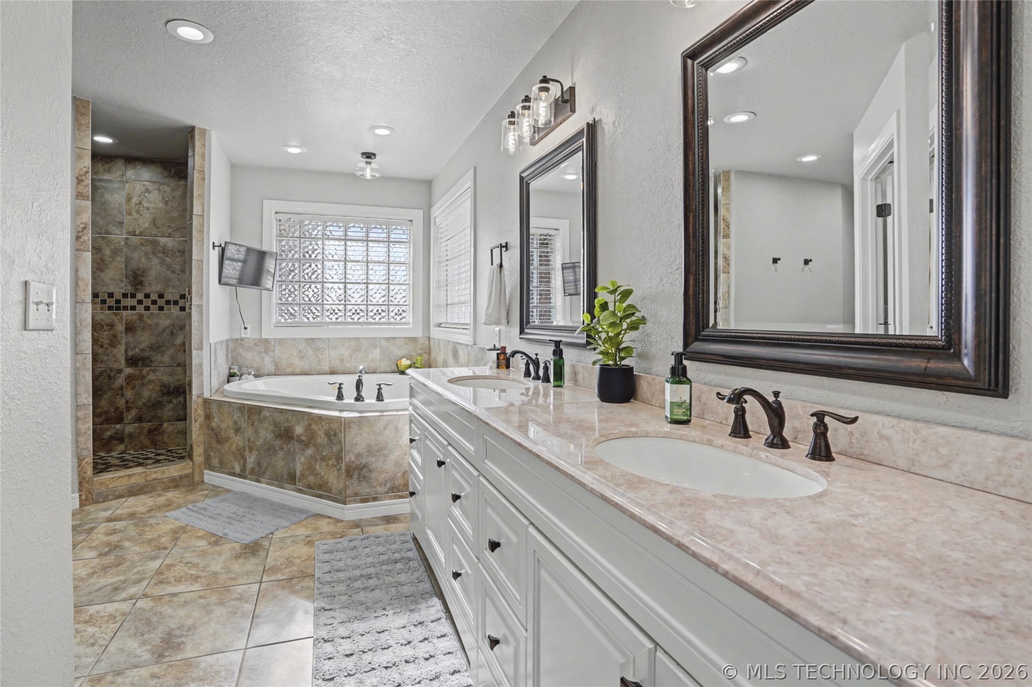 2168 S 433 Road Property Photo 34