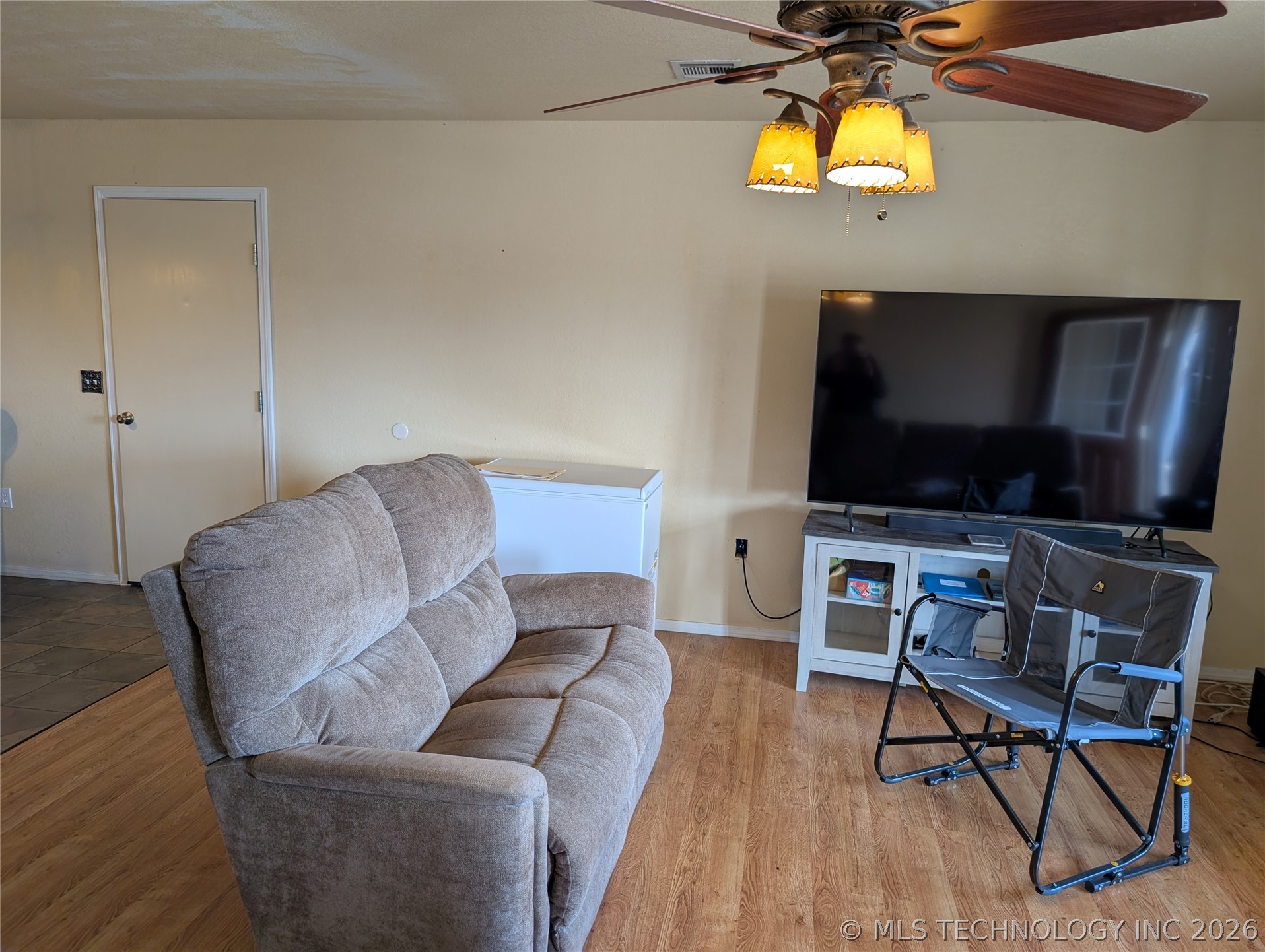 401 S Clover Property Photo 8