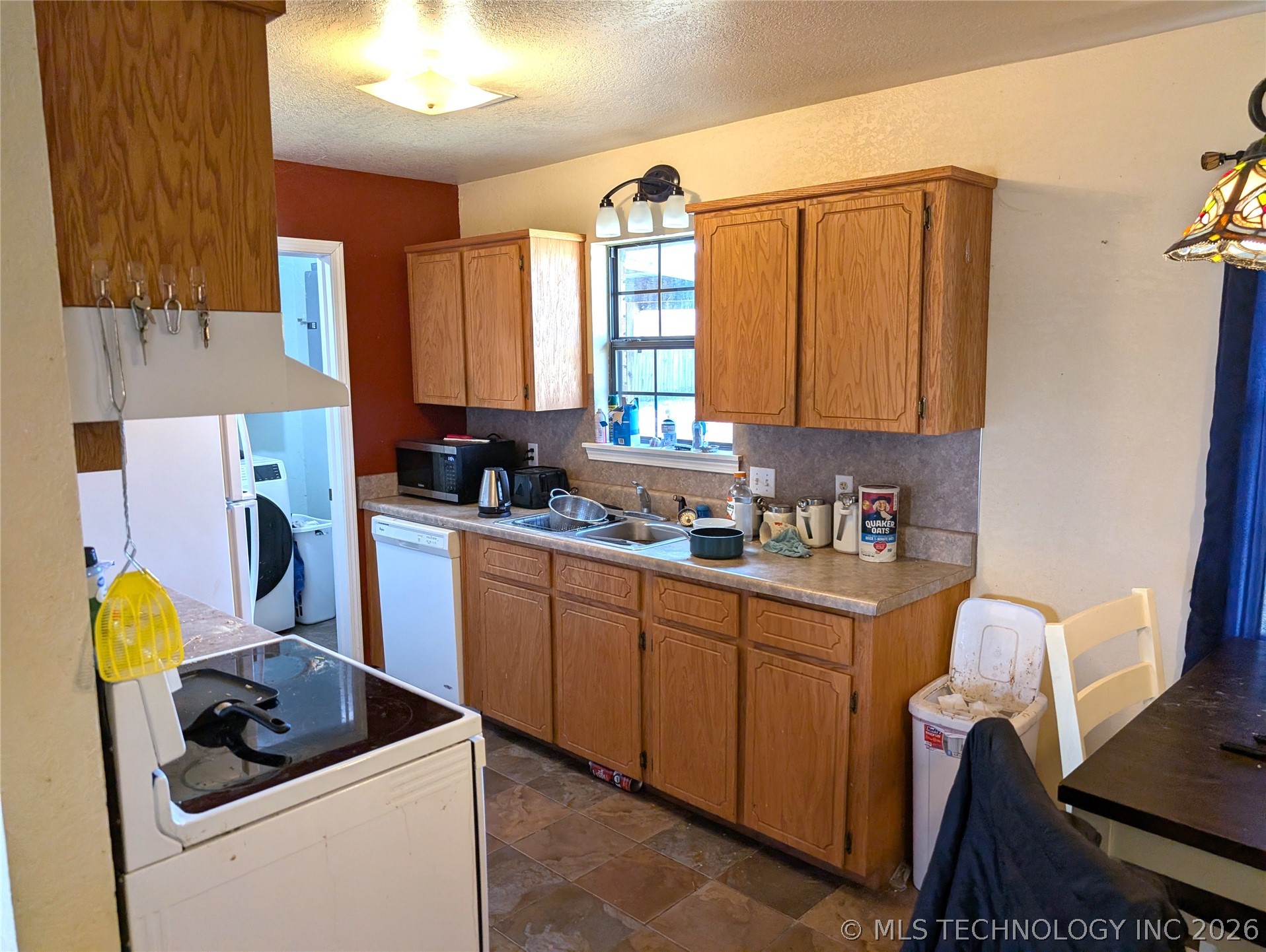 401 S Clover Property Photo 11