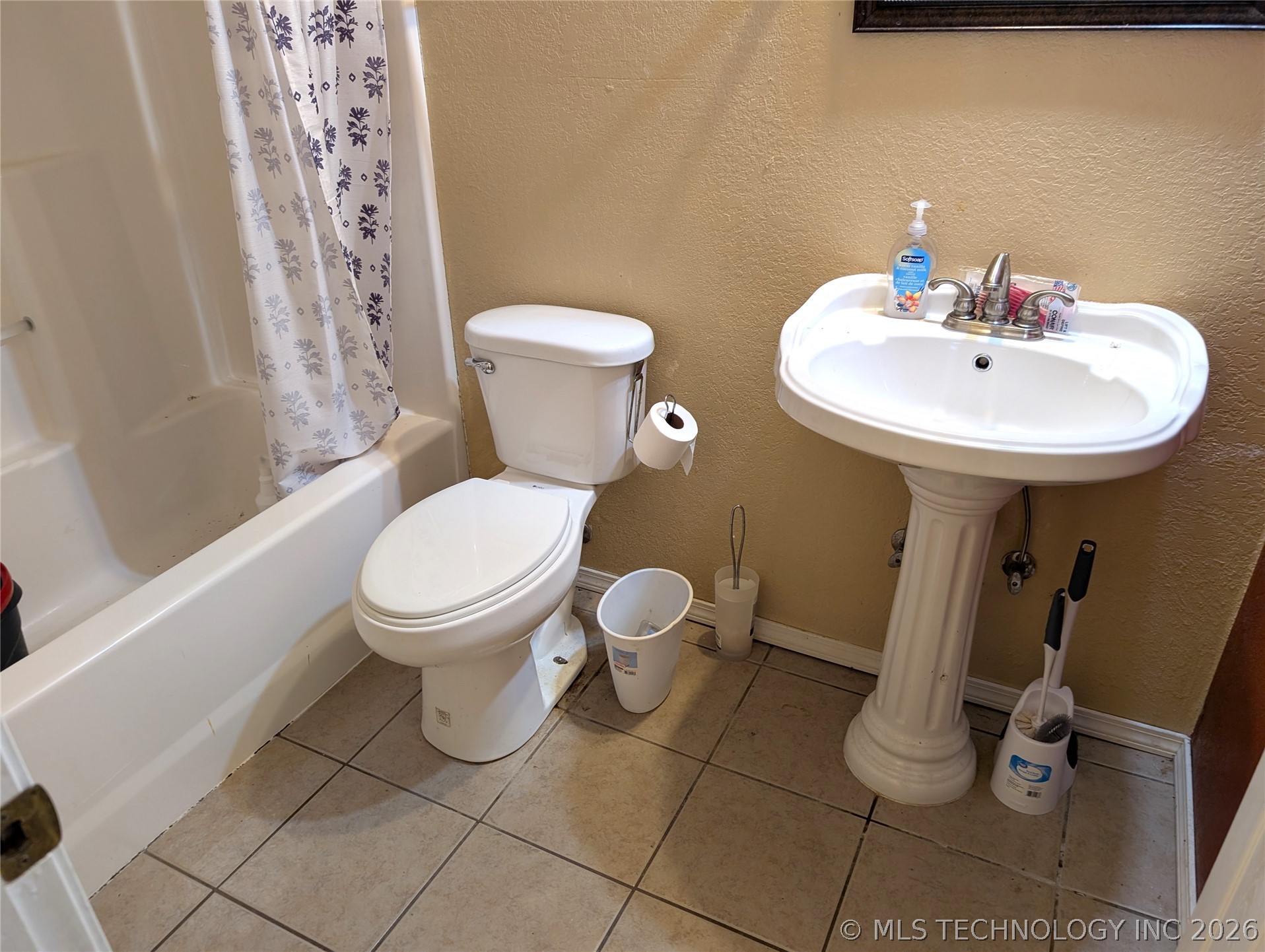 401 S Clover Property Photo 18