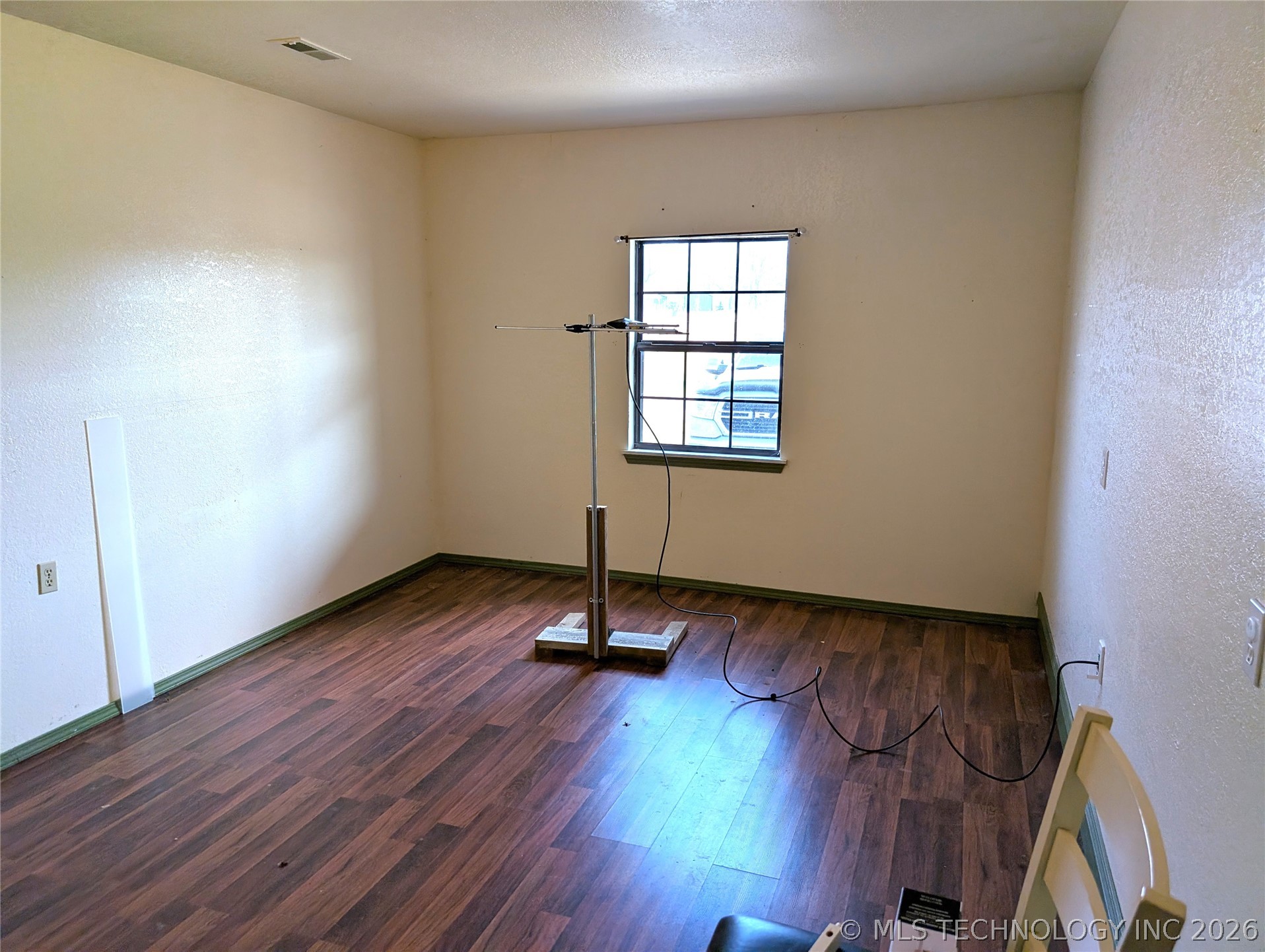 401 S Clover Property Photo 25