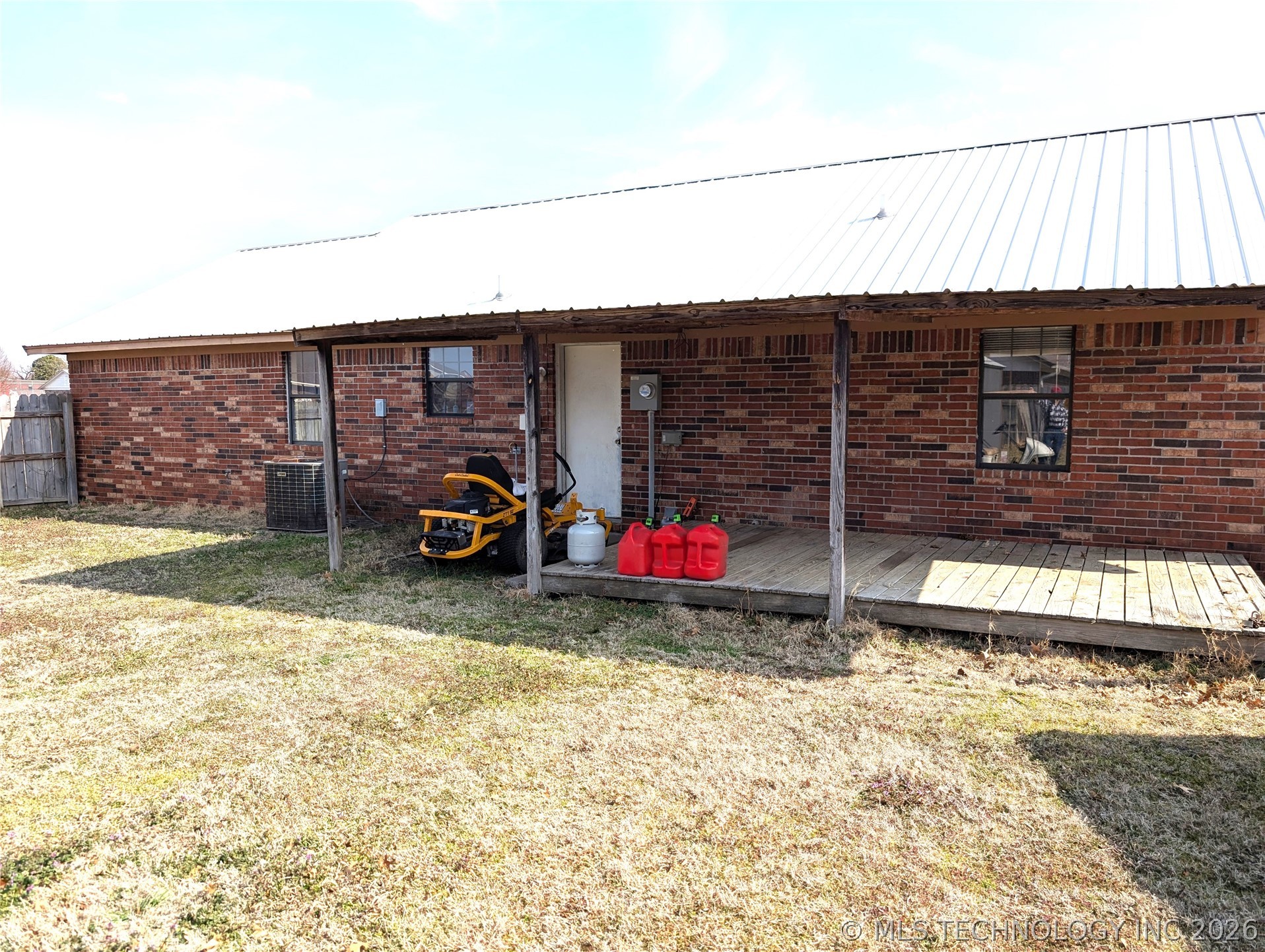 401 S Clover Property Photo 29