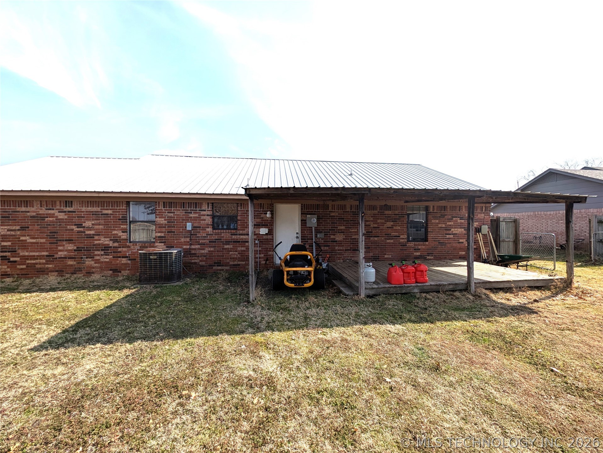 401 S Clover Property Photo 31