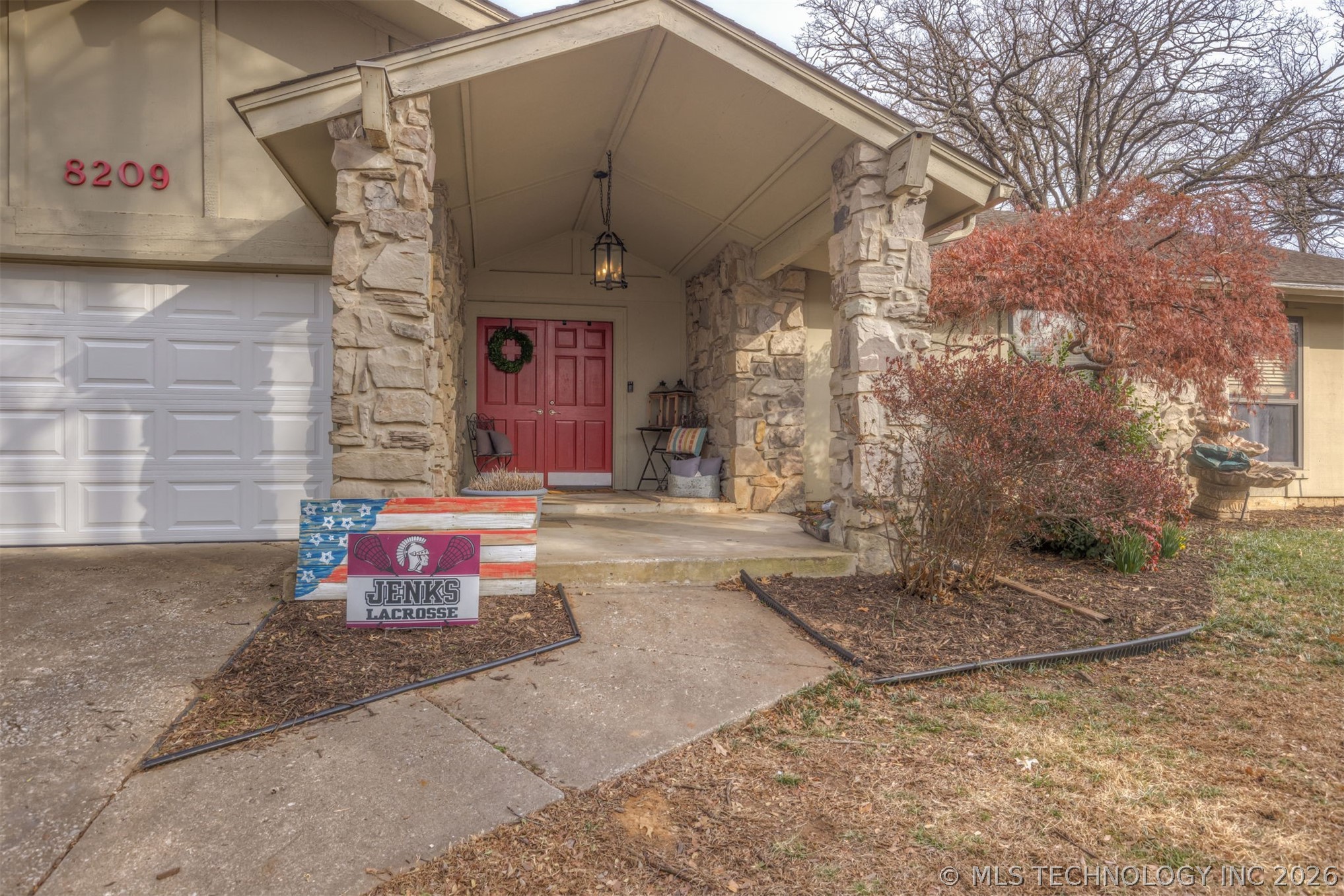 8209 S College Place Property Photo 2