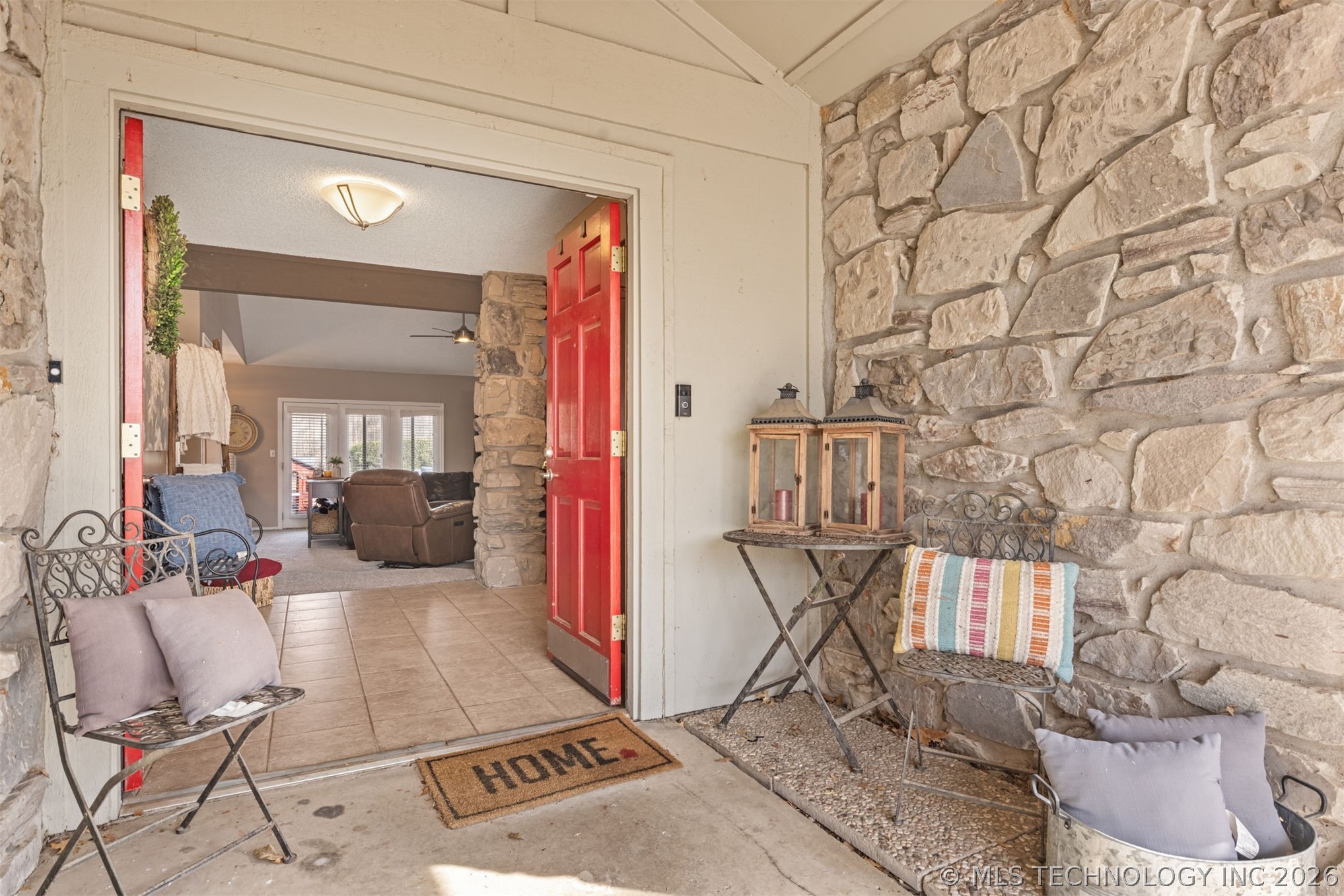 8209 S College Place Property Photo 4