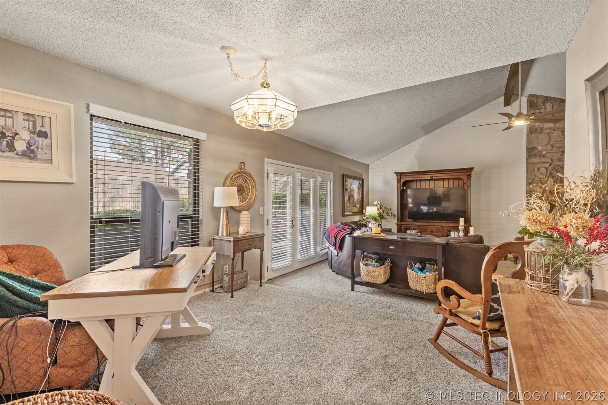 8209 S College Place Property Photo 16