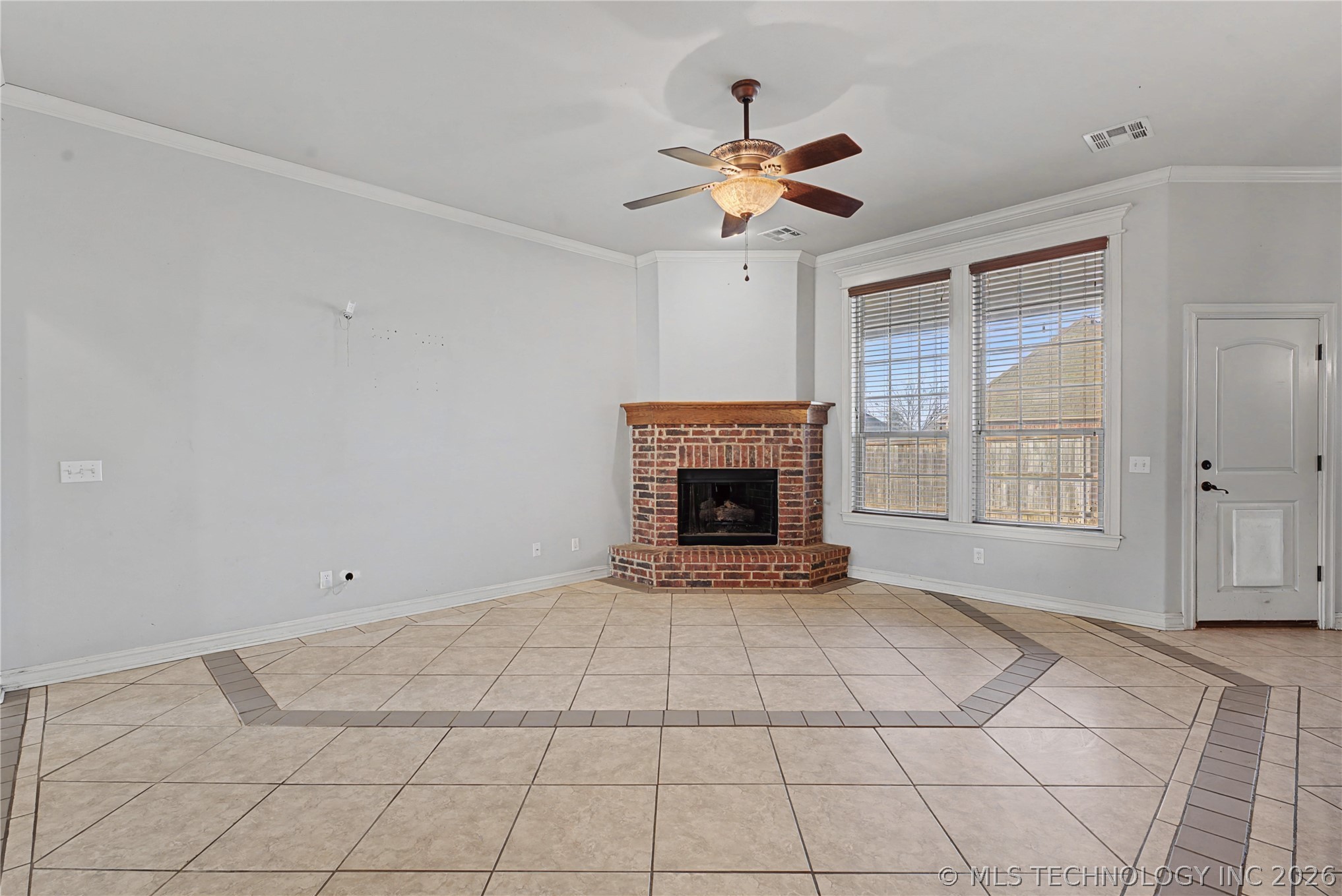 1211 E 135th Street S Property Photo 6