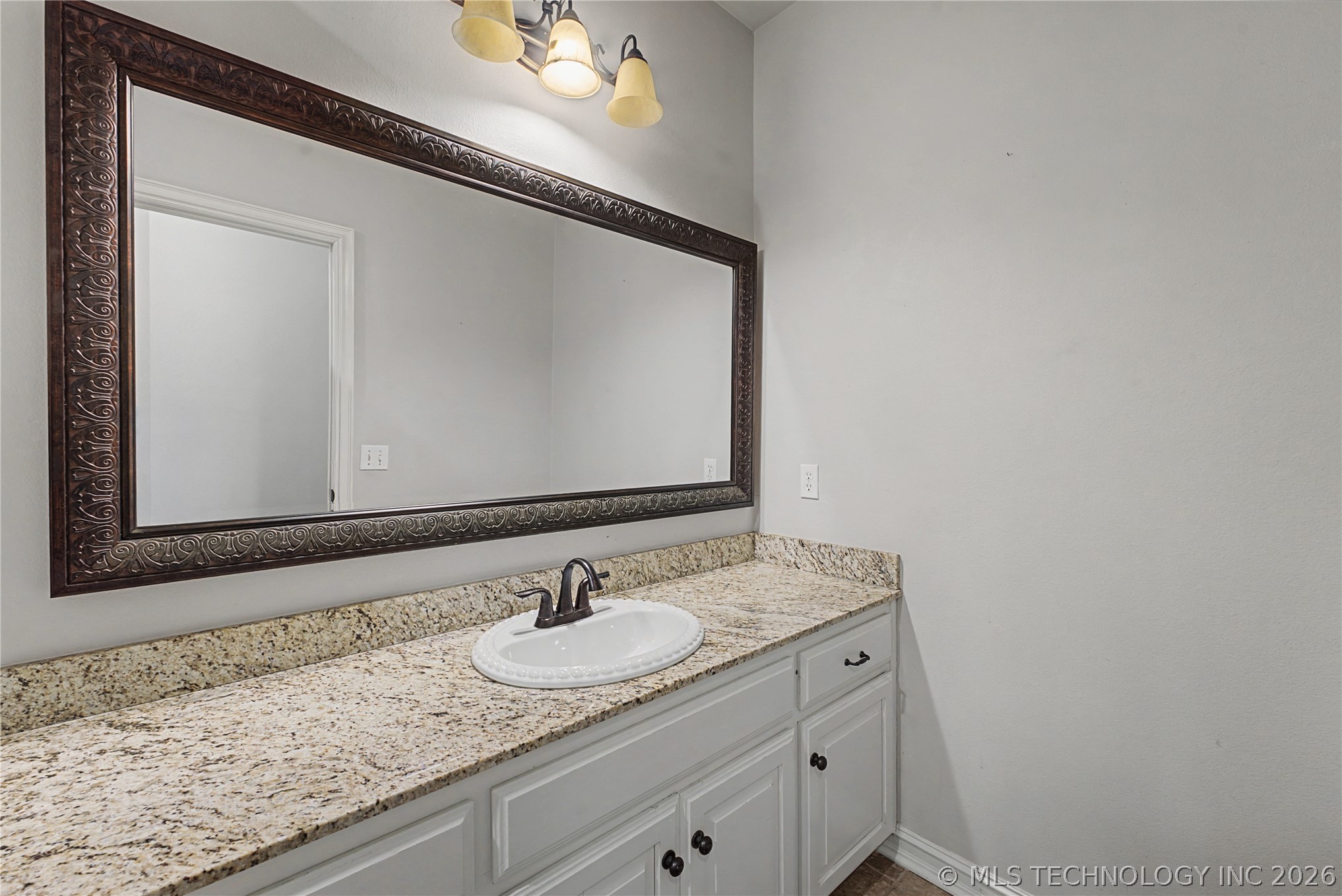 1211 E 135th Street S Property Photo 21
