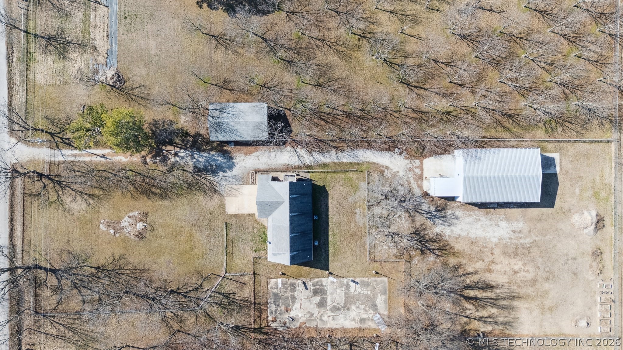 16017 E 580 Road Property Photo 4