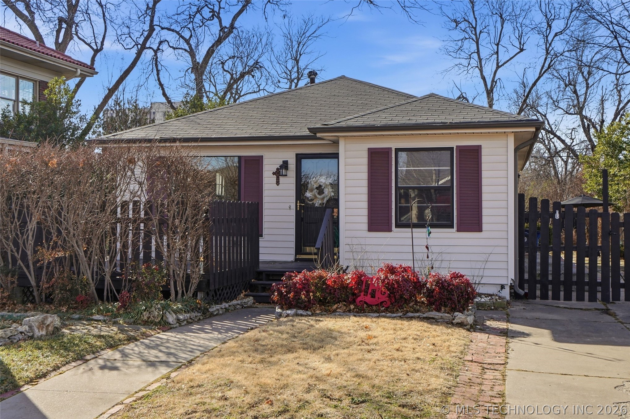 1746 S Yorktown Avenue Property Photo 3