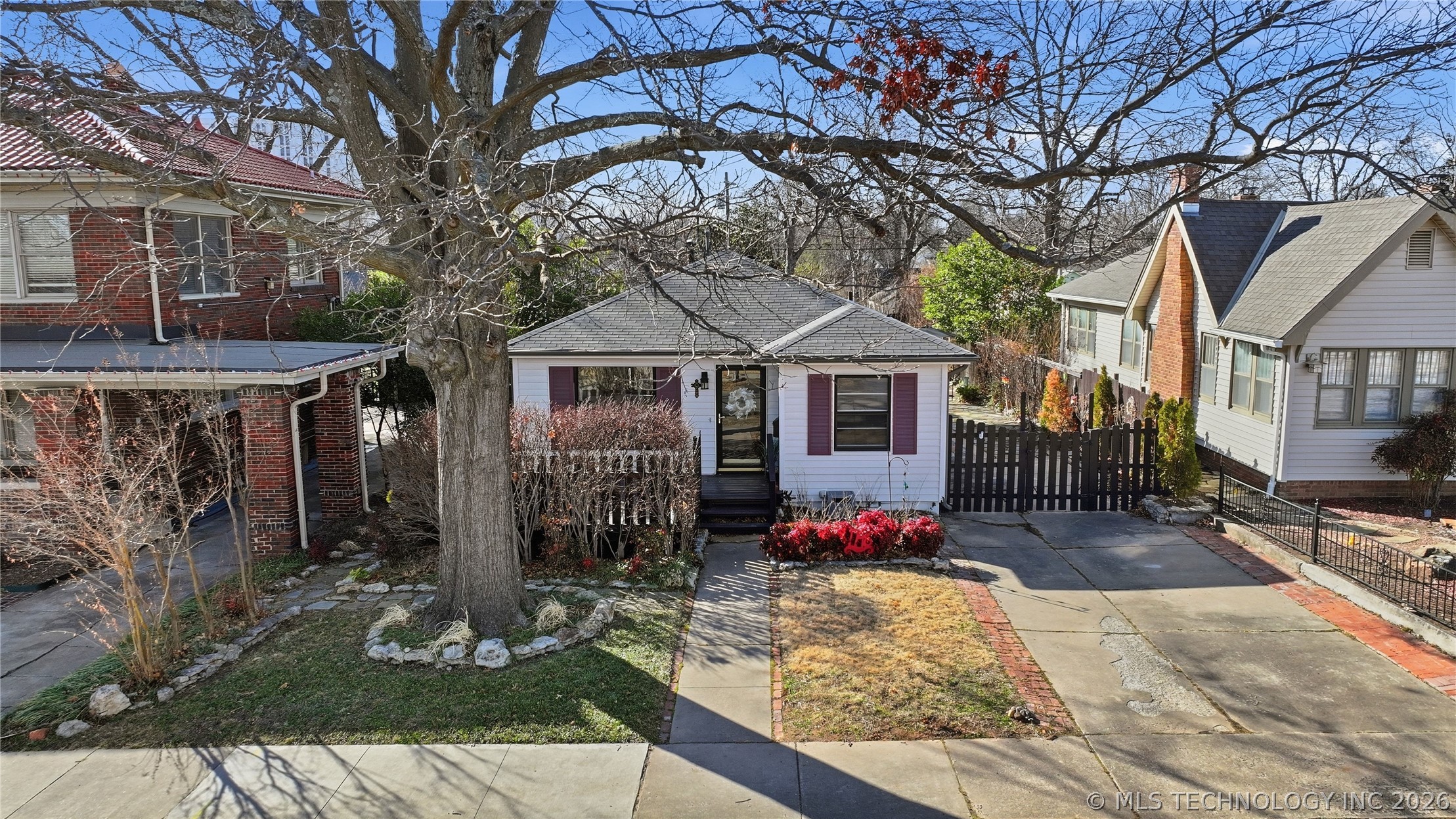 1746 S Yorktown Avenue Property Photo 5