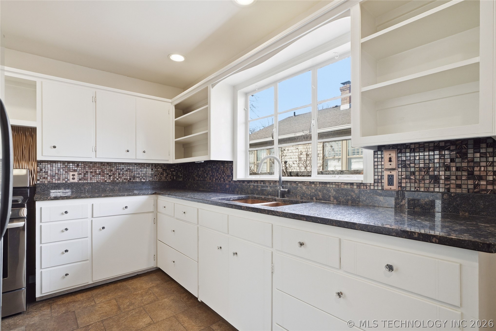 1746 S Yorktown Avenue Property Photo 17