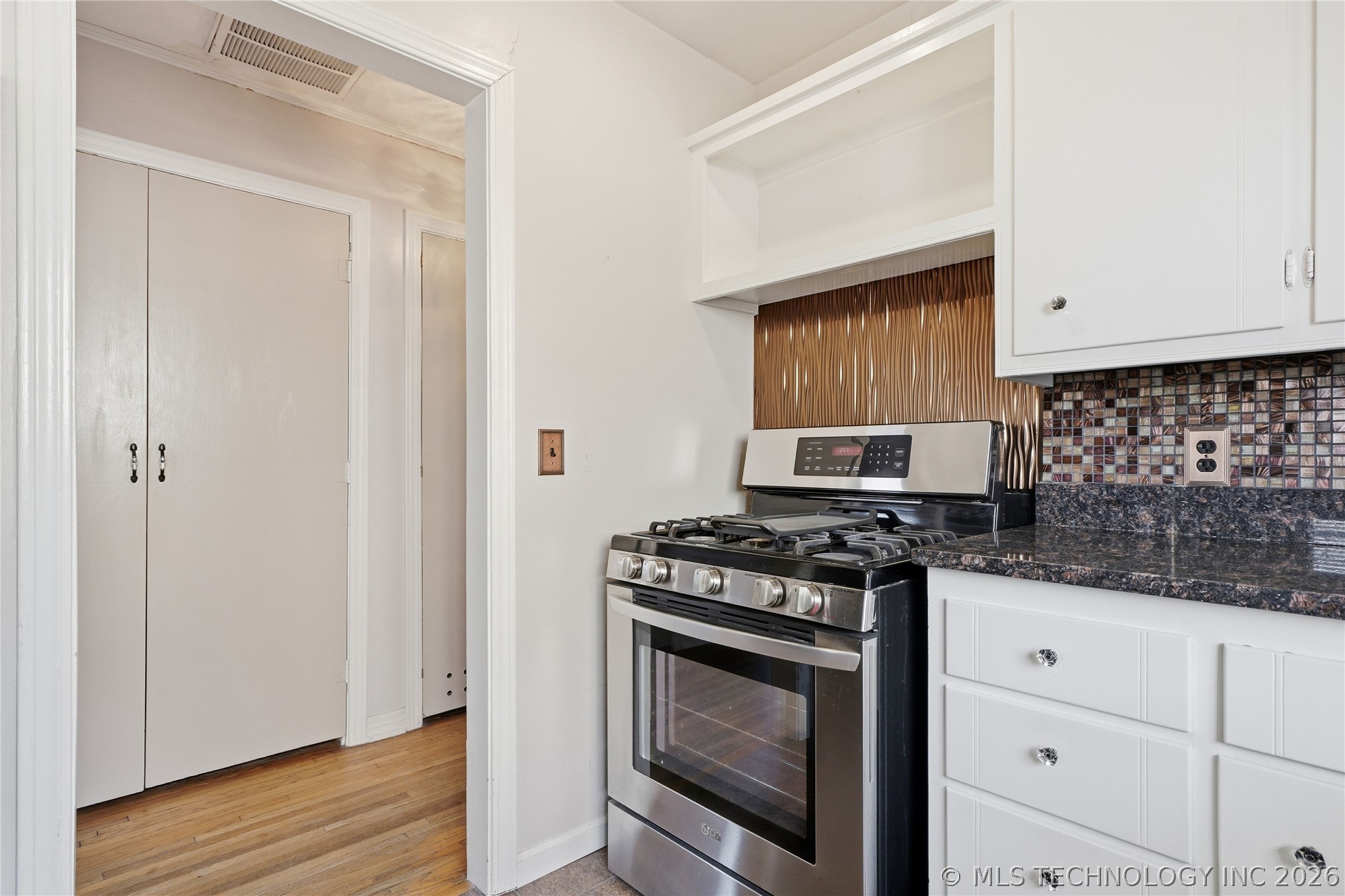 1746 S Yorktown Avenue Property Photo 19