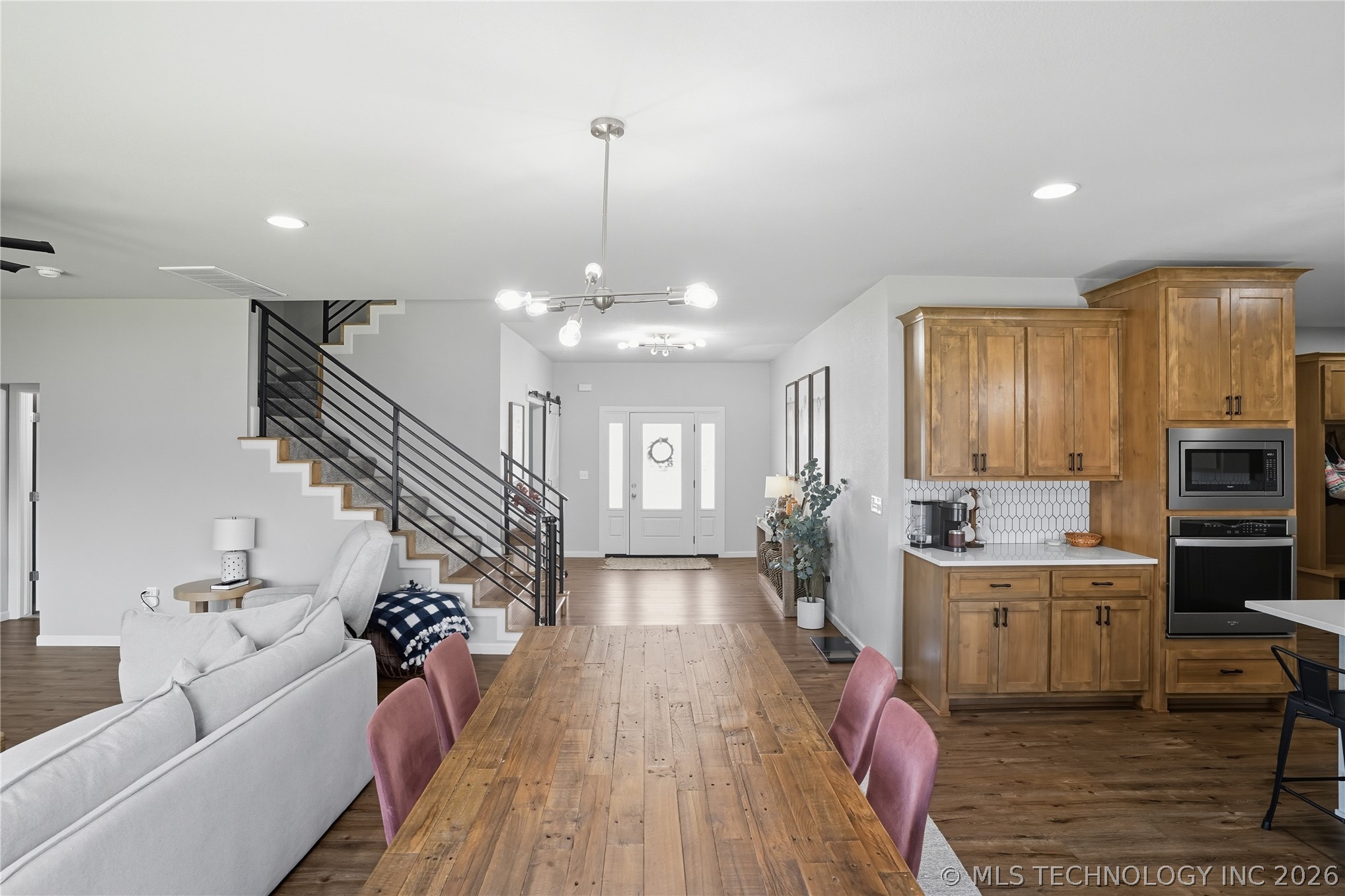 10434 S 232nd East Avenue Property Photo 9