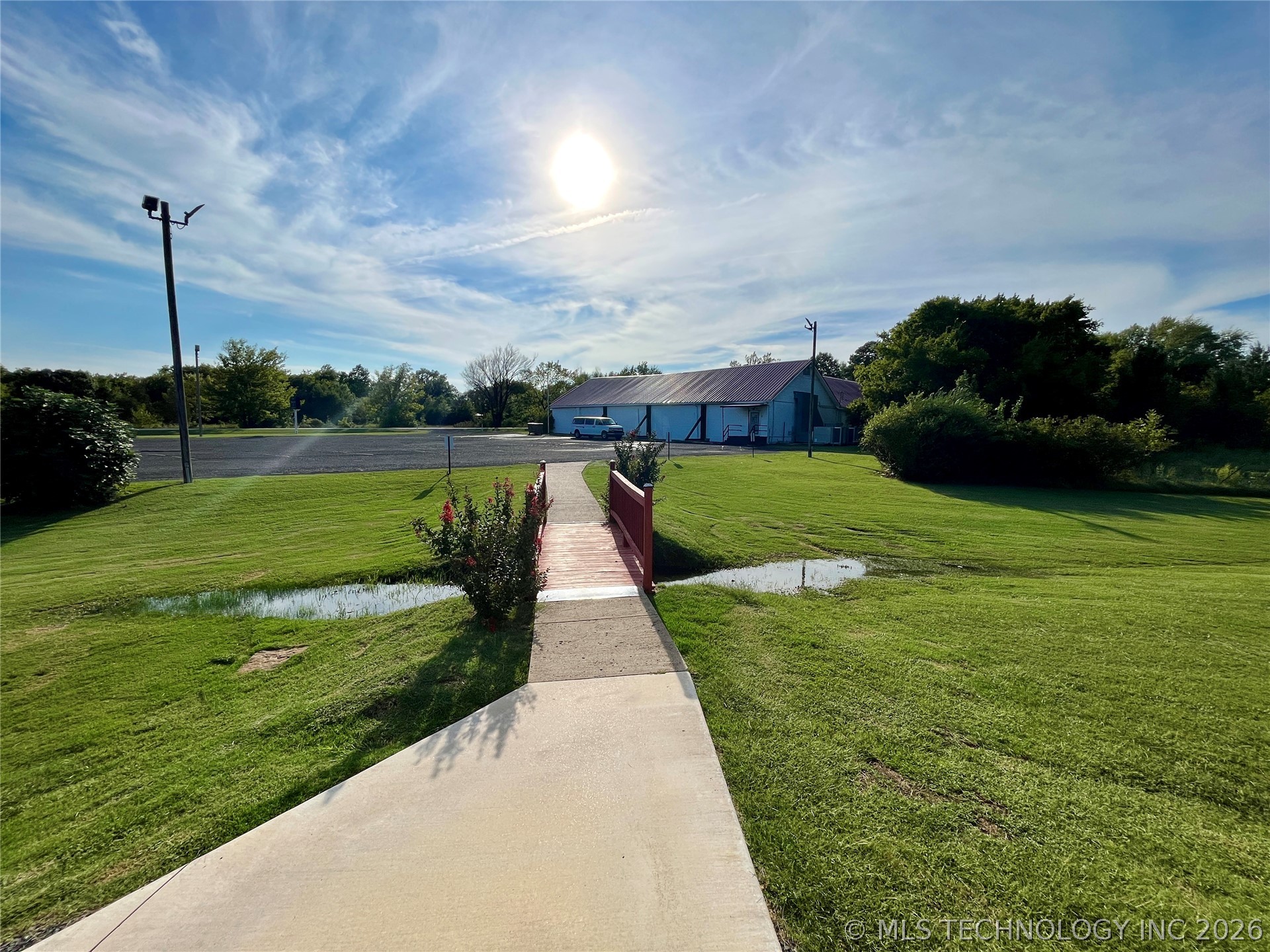 2710 S Cherokee Drive Property Photo 23