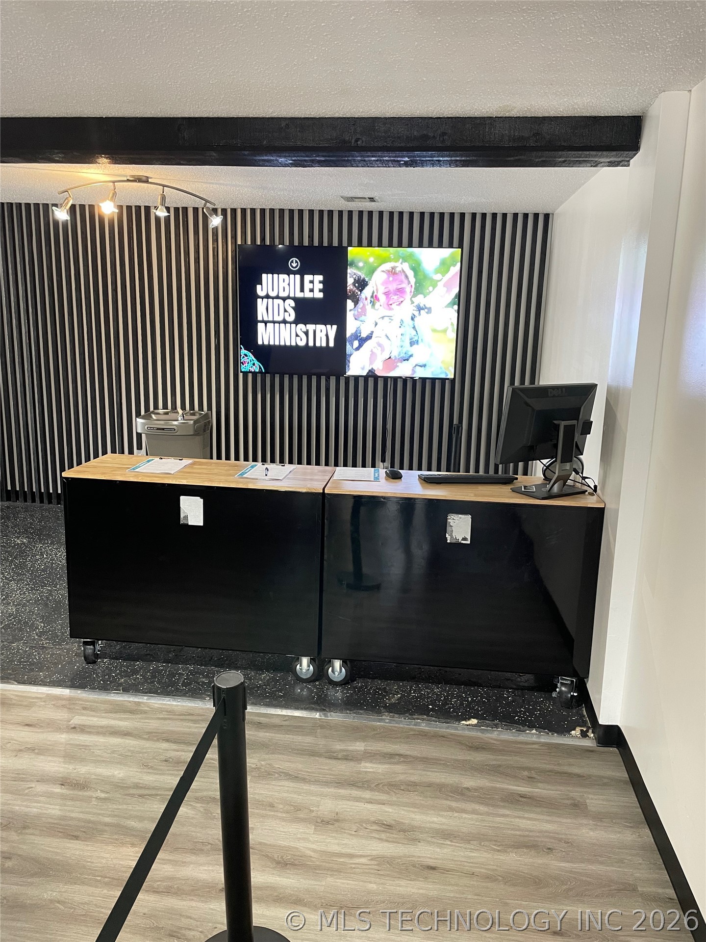 2710 S Cherokee Drive Property Photo 27