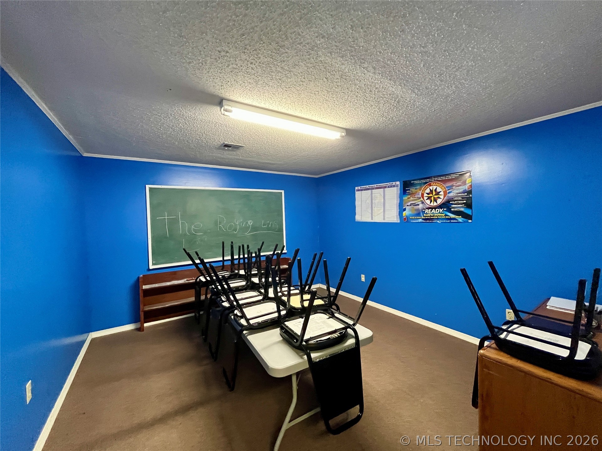 2710 S Cherokee Drive Property Photo 32