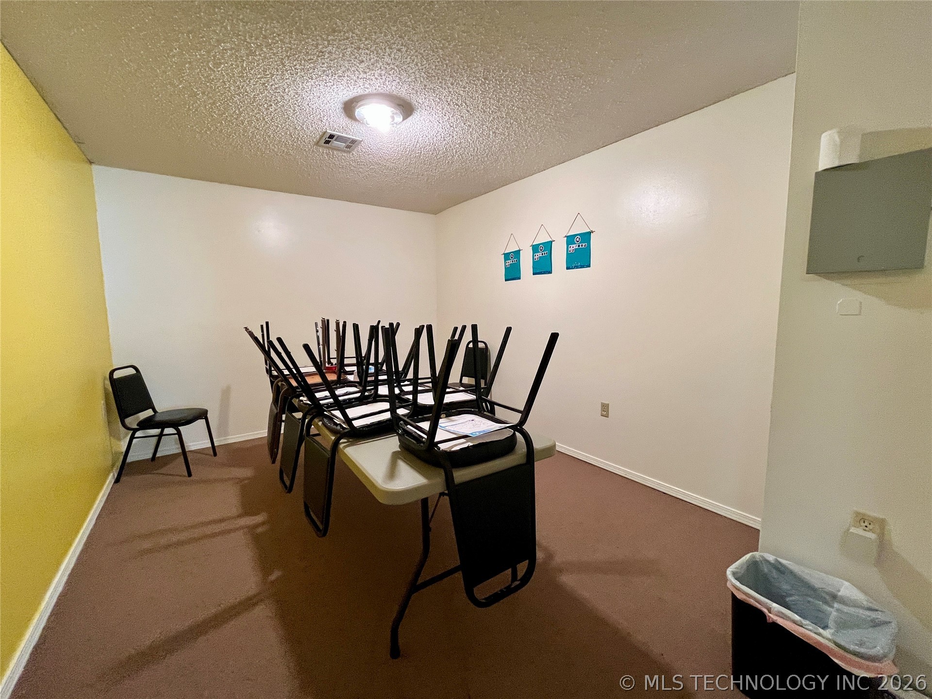 2710 S Cherokee Drive Property Photo 33