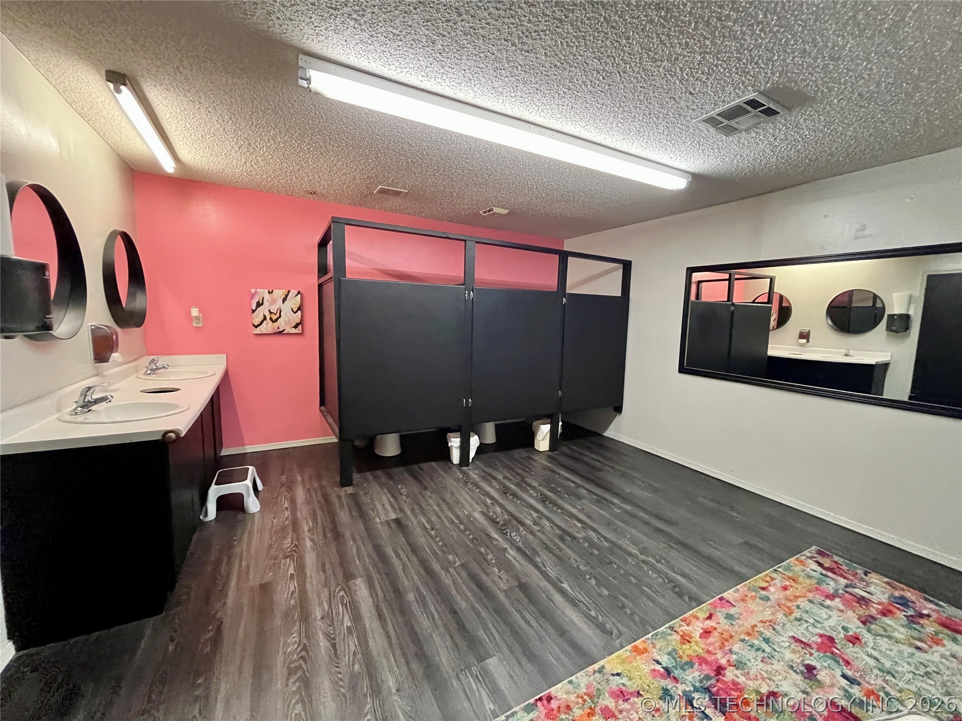 2710 S Cherokee Drive Property Photo 36