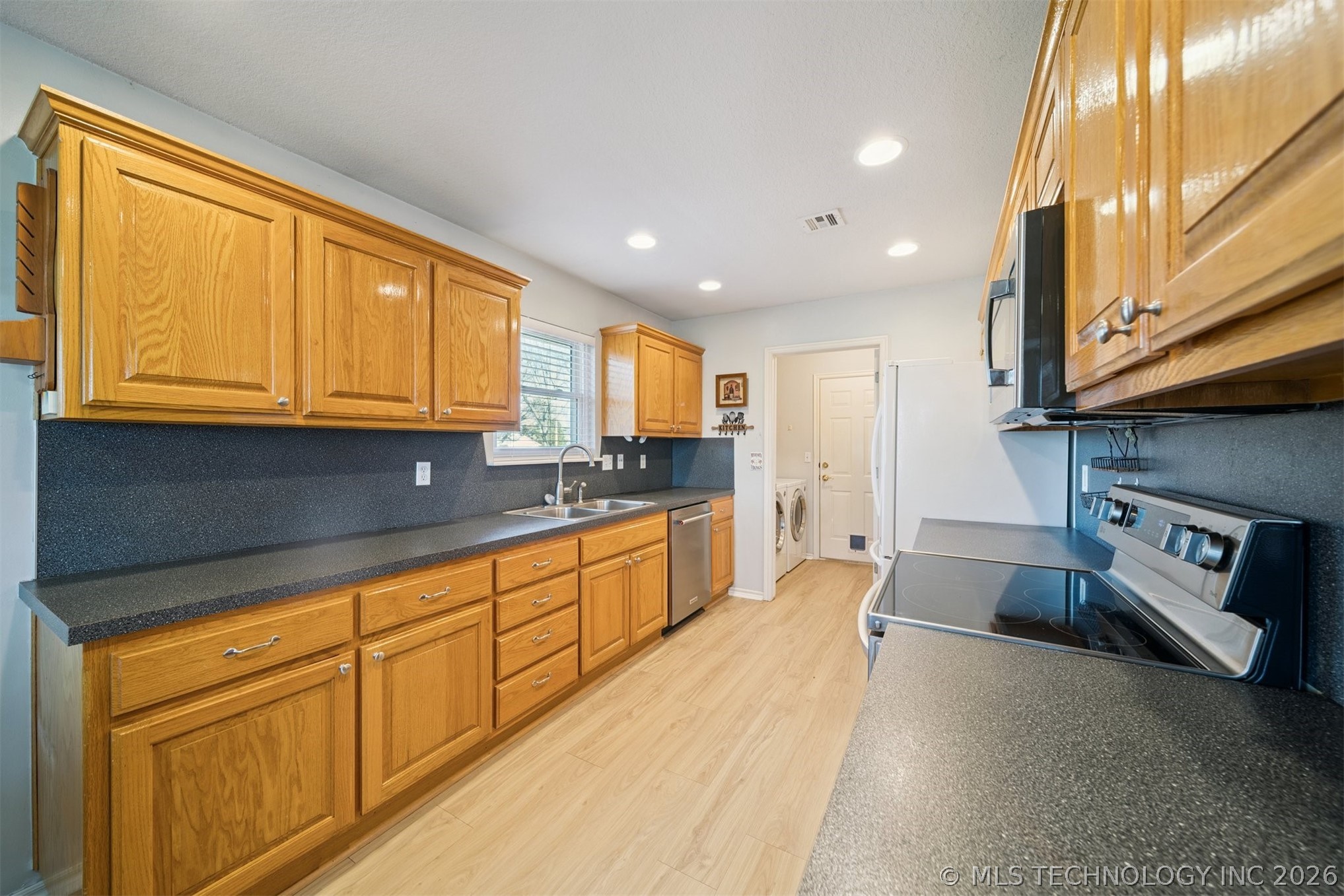 18466 S Ash Road Property Photo 5