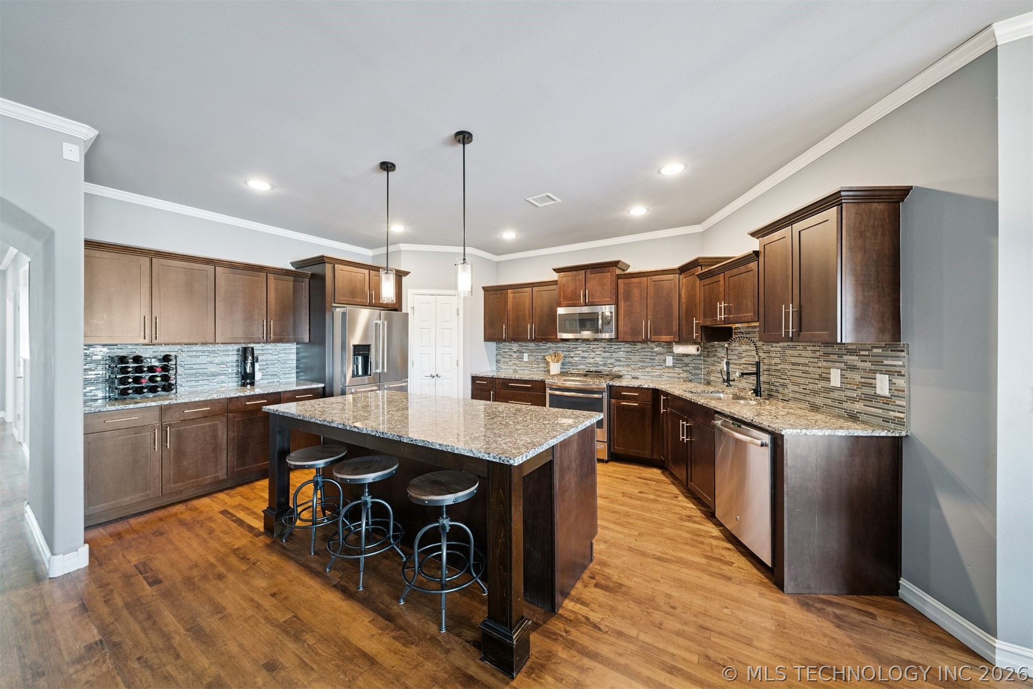 2101 W 117th Street Property Photo 5