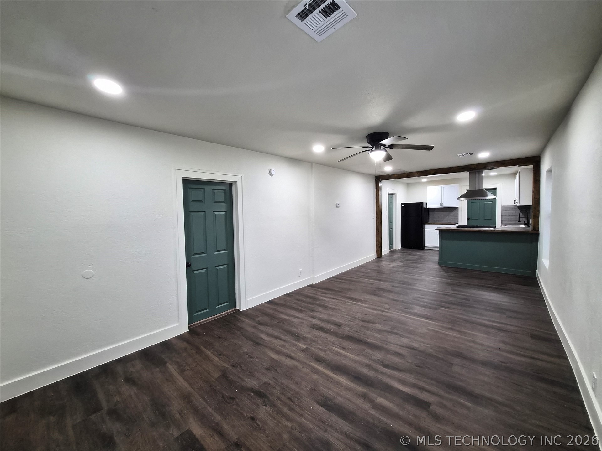 1409 Summit Street Property Photo 3