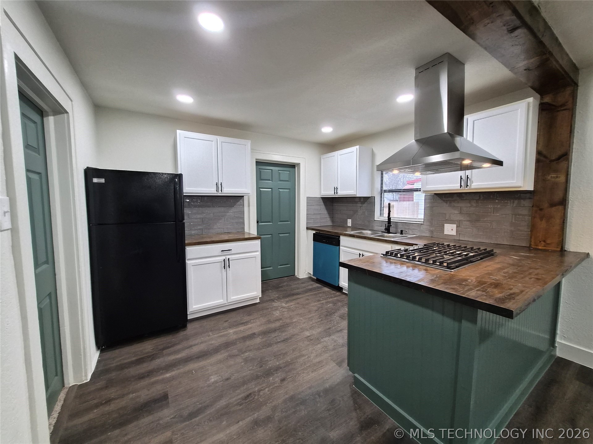 1409 Summit Street Property Photo 4