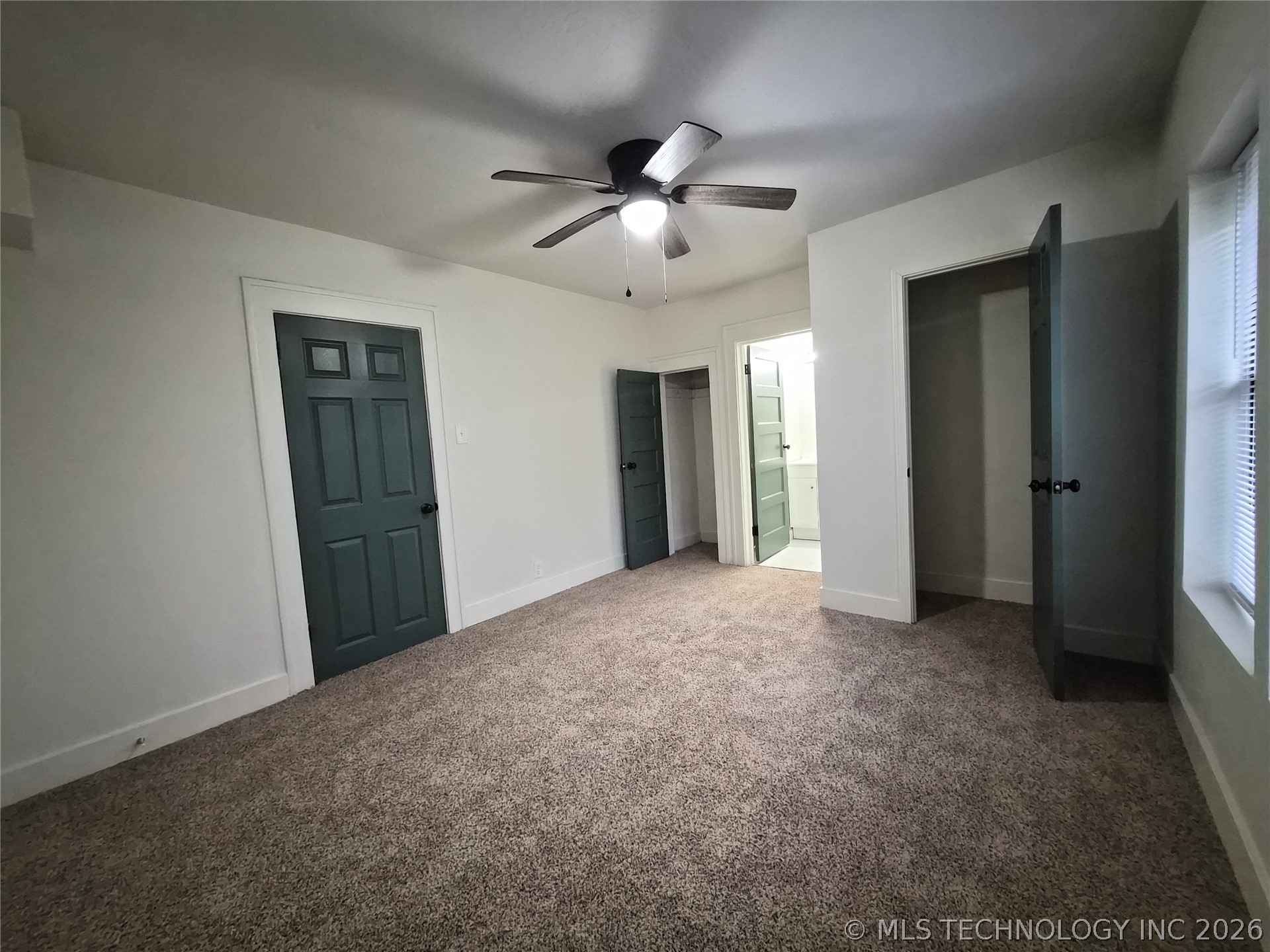1409 Summit Street Property Photo 10