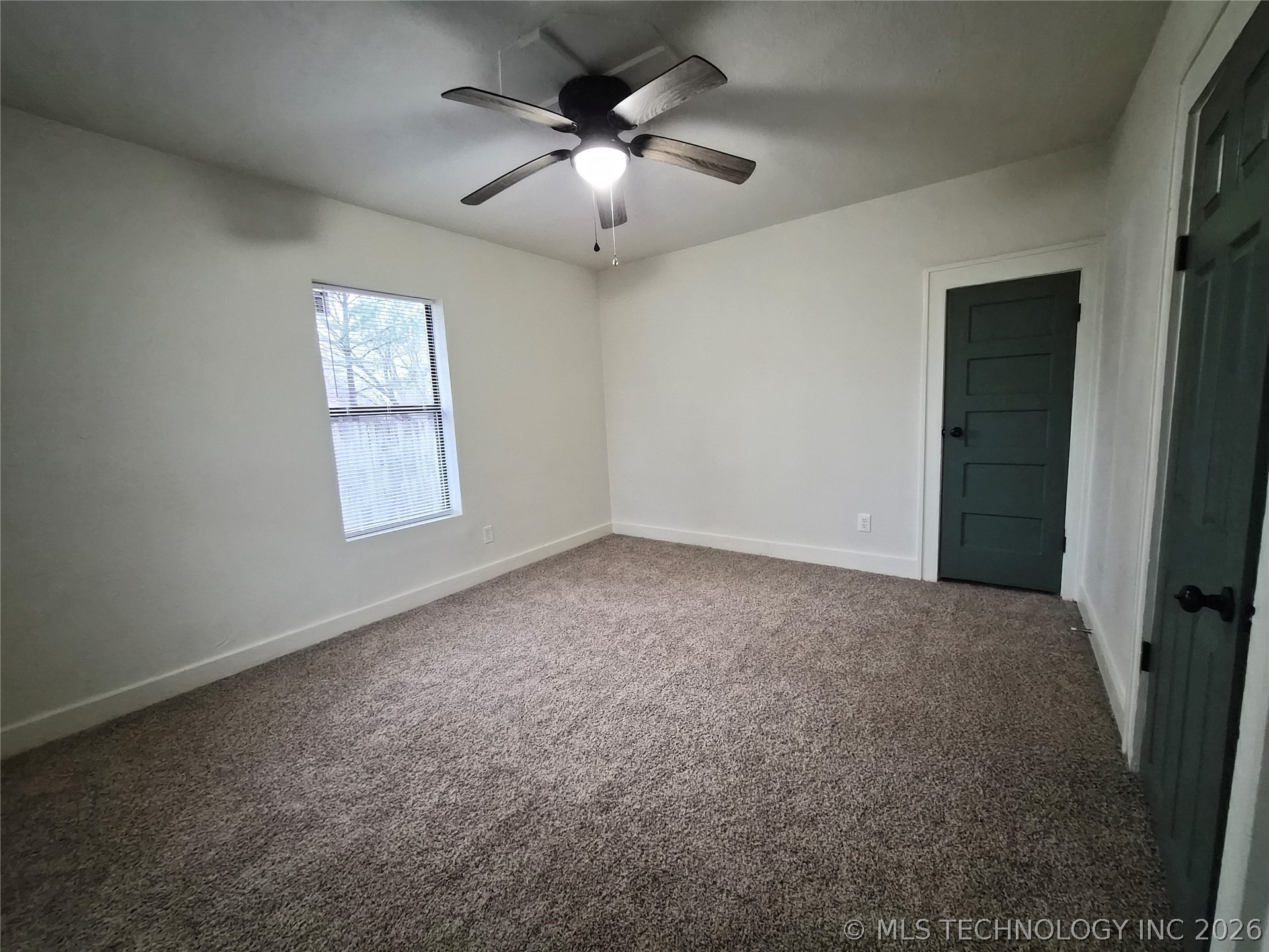 1409 Summit Street Property Photo 12
