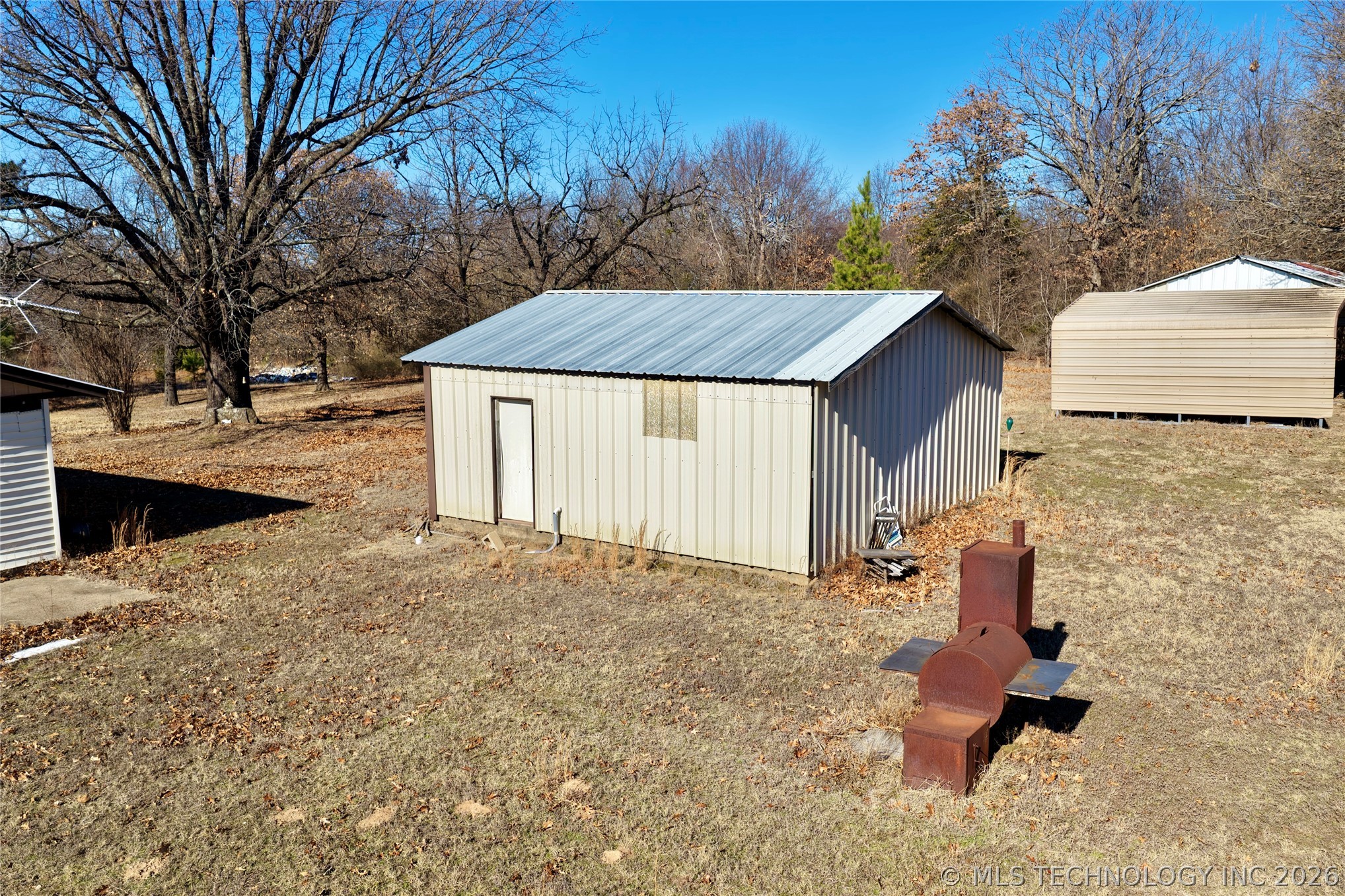 417188 E 1135 Road Property Photo 11