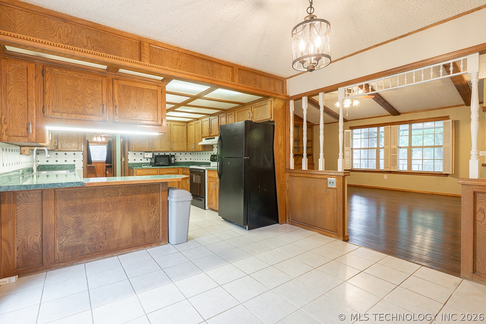 902 S Mission Avenue Property Photo 8