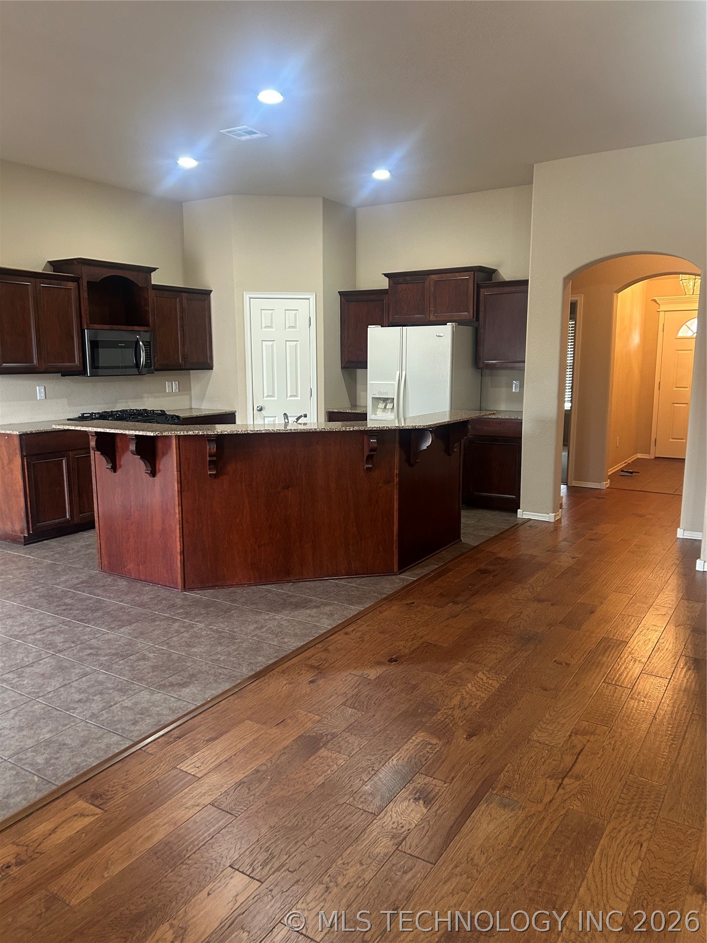 14009 E 101st Street N Property Photo 2