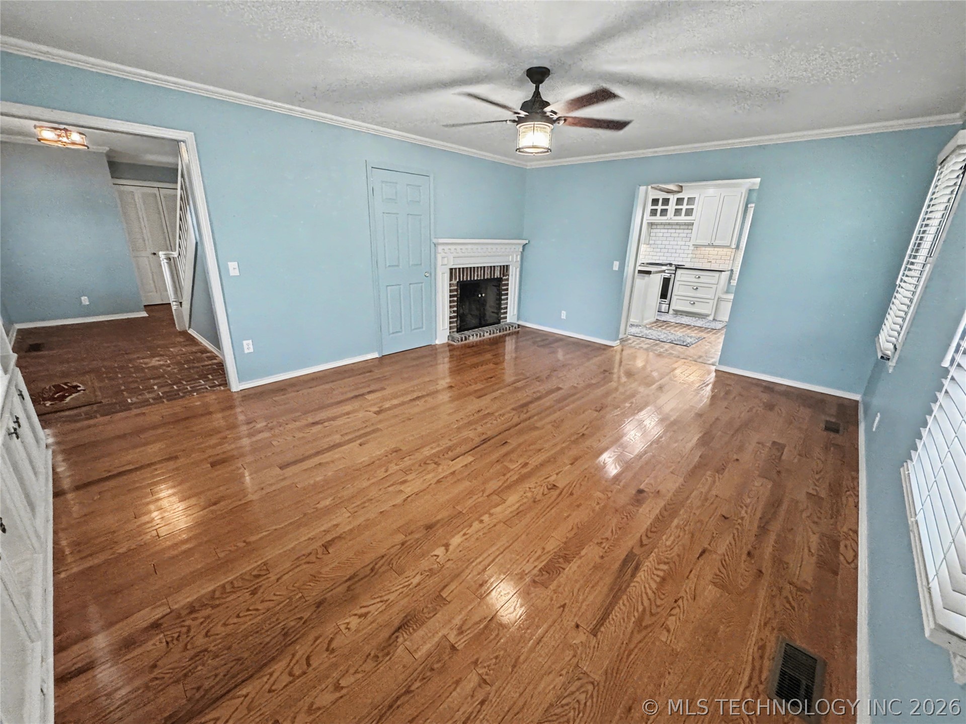 425 E Seneca Street Property Photo 10