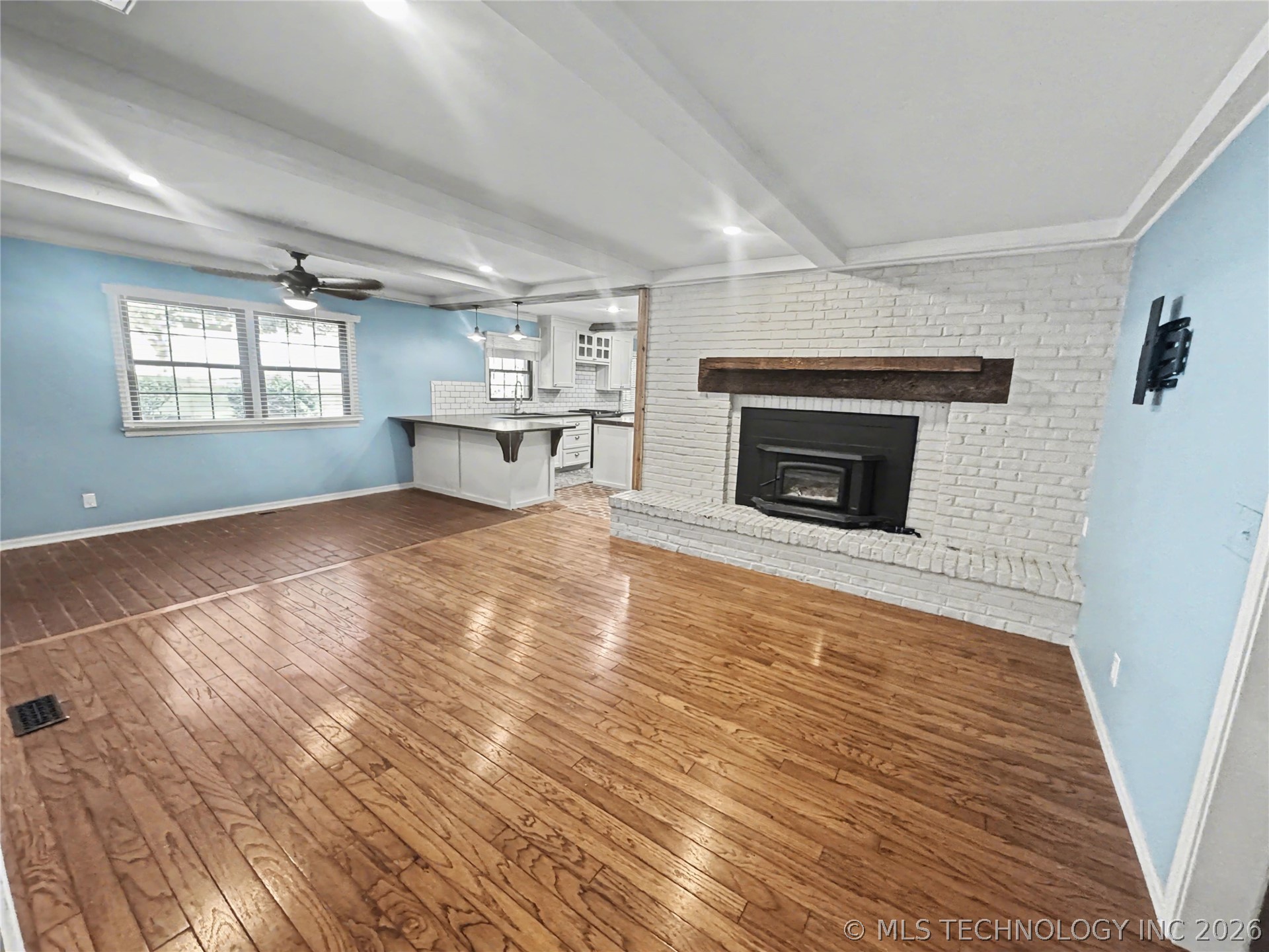 425 E Seneca Street Property Photo 31