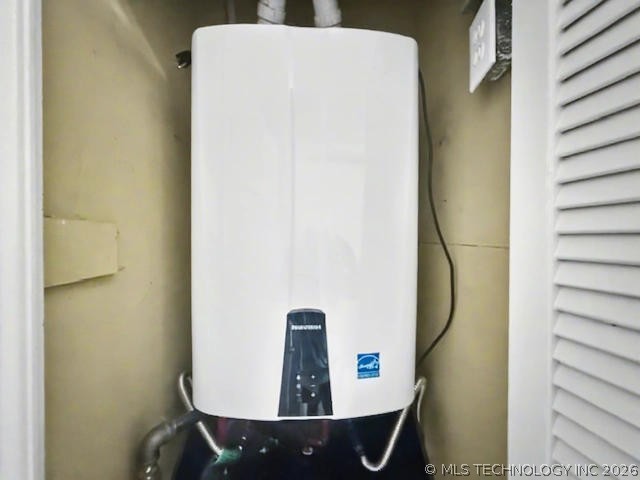 425 E Seneca Street Property Photo 39